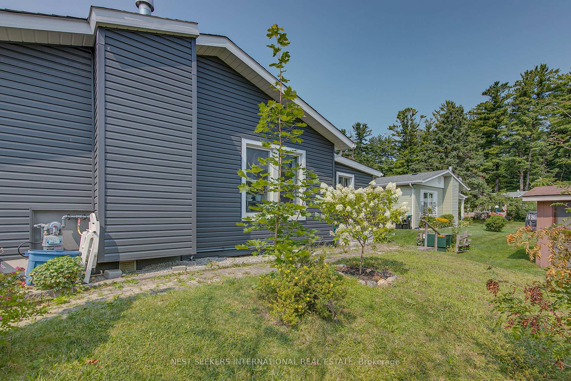 Photo 24 of 16 Sunset Drive, Innisfil, Rural Innisfil — HOMEH