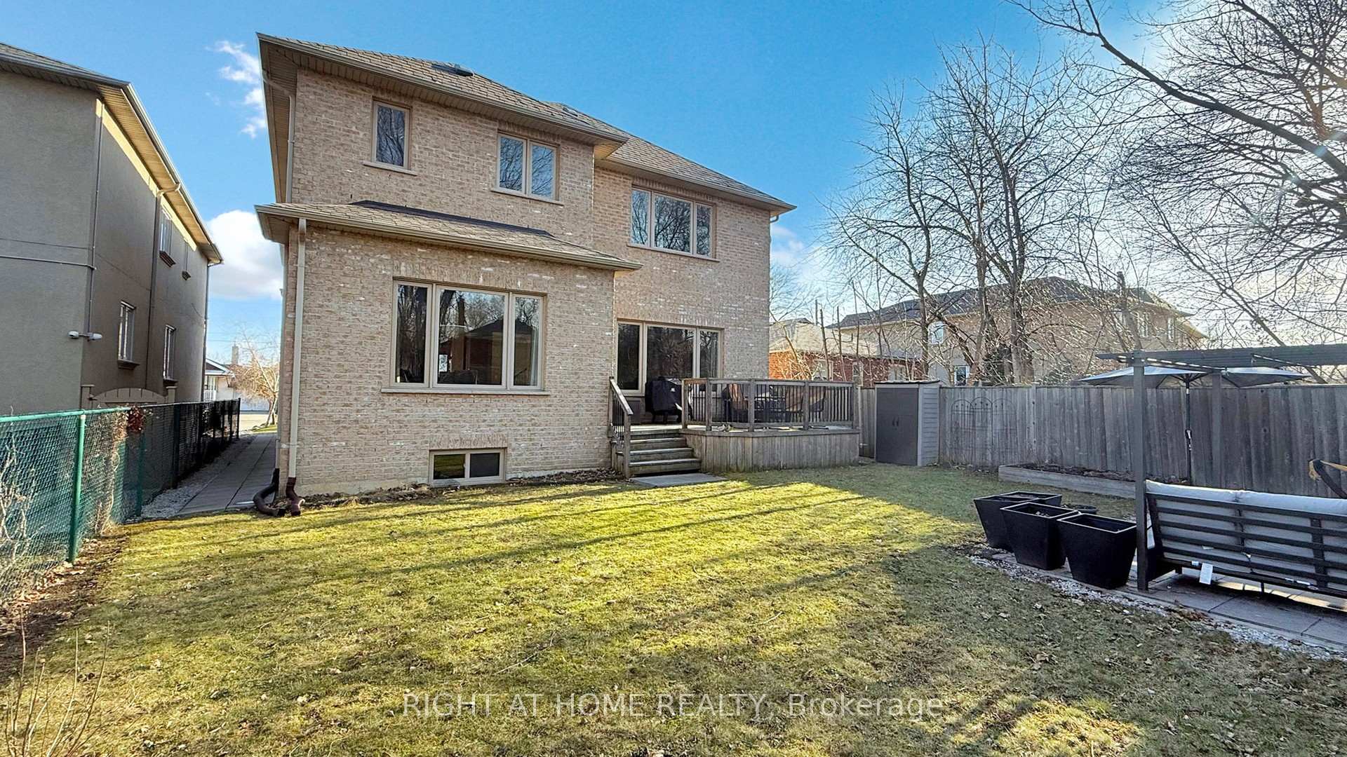 Photo 35 of 84 Roberta Drive, Toronto, Englemount-Lawrence — HOMEH