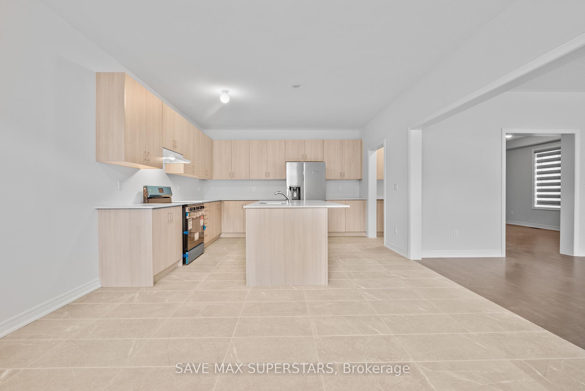 Photo 9 of 1441 Davis loop Circle, Innisfil, Lefroy — HOMEH