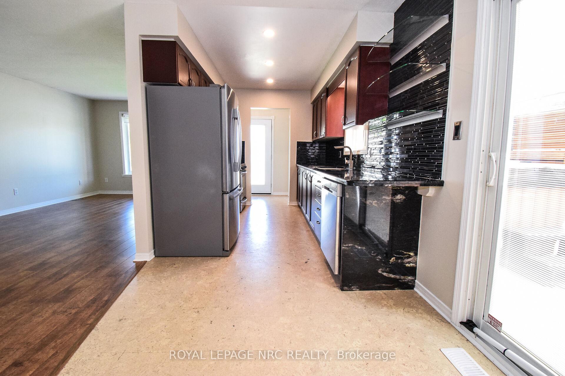 Photo 10 of 4974 Windgate Drive E, Niagara Falls, Ascot — HOMEH