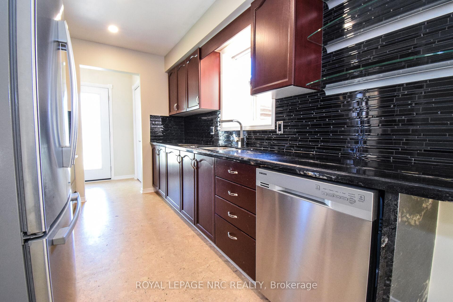 Photo 11 of 4974 Windgate Drive E, Niagara Falls, Ascot — HOMEH