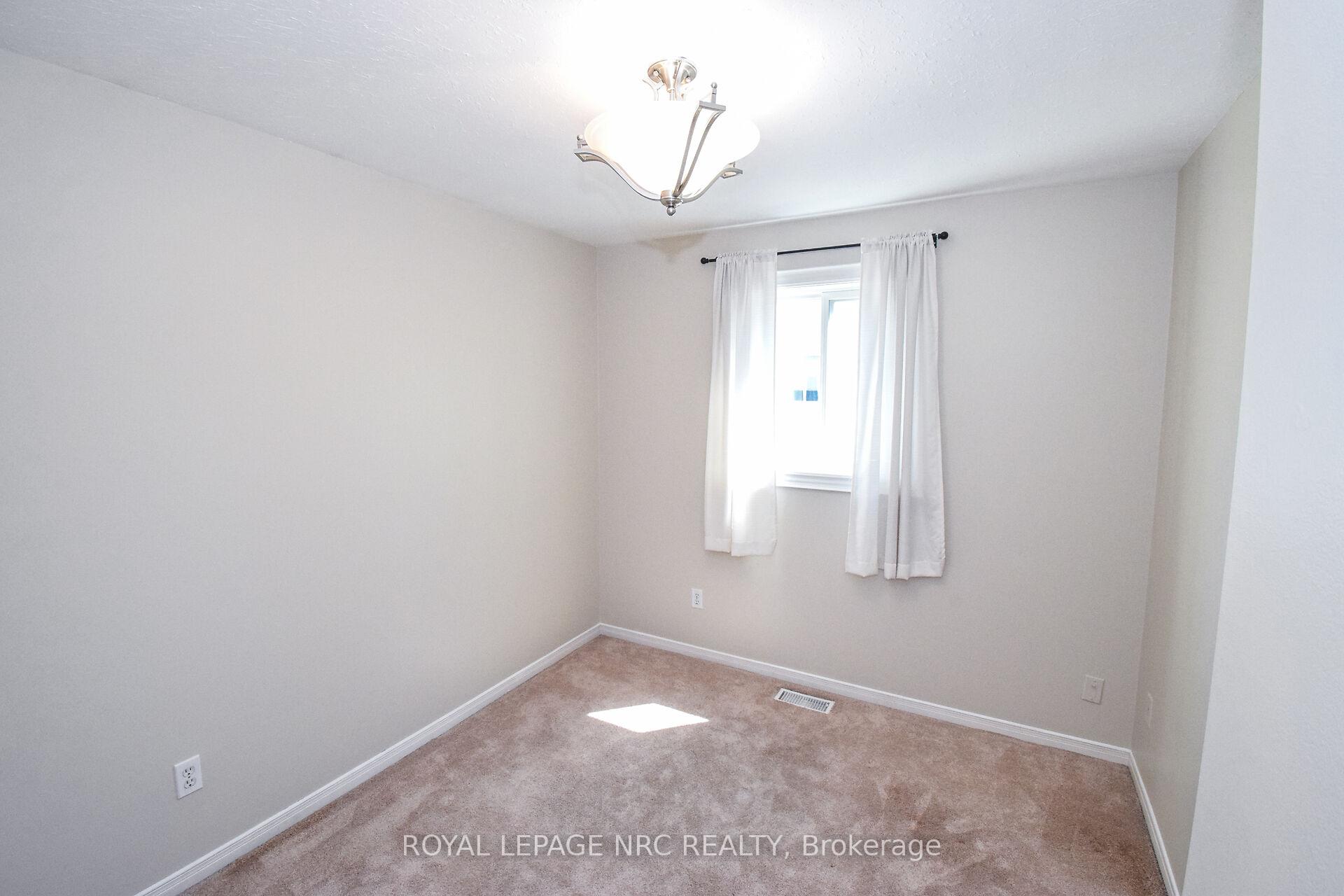 Photo 23 of 4974 Windgate Drive E, Niagara Falls, Ascot — HOMEH