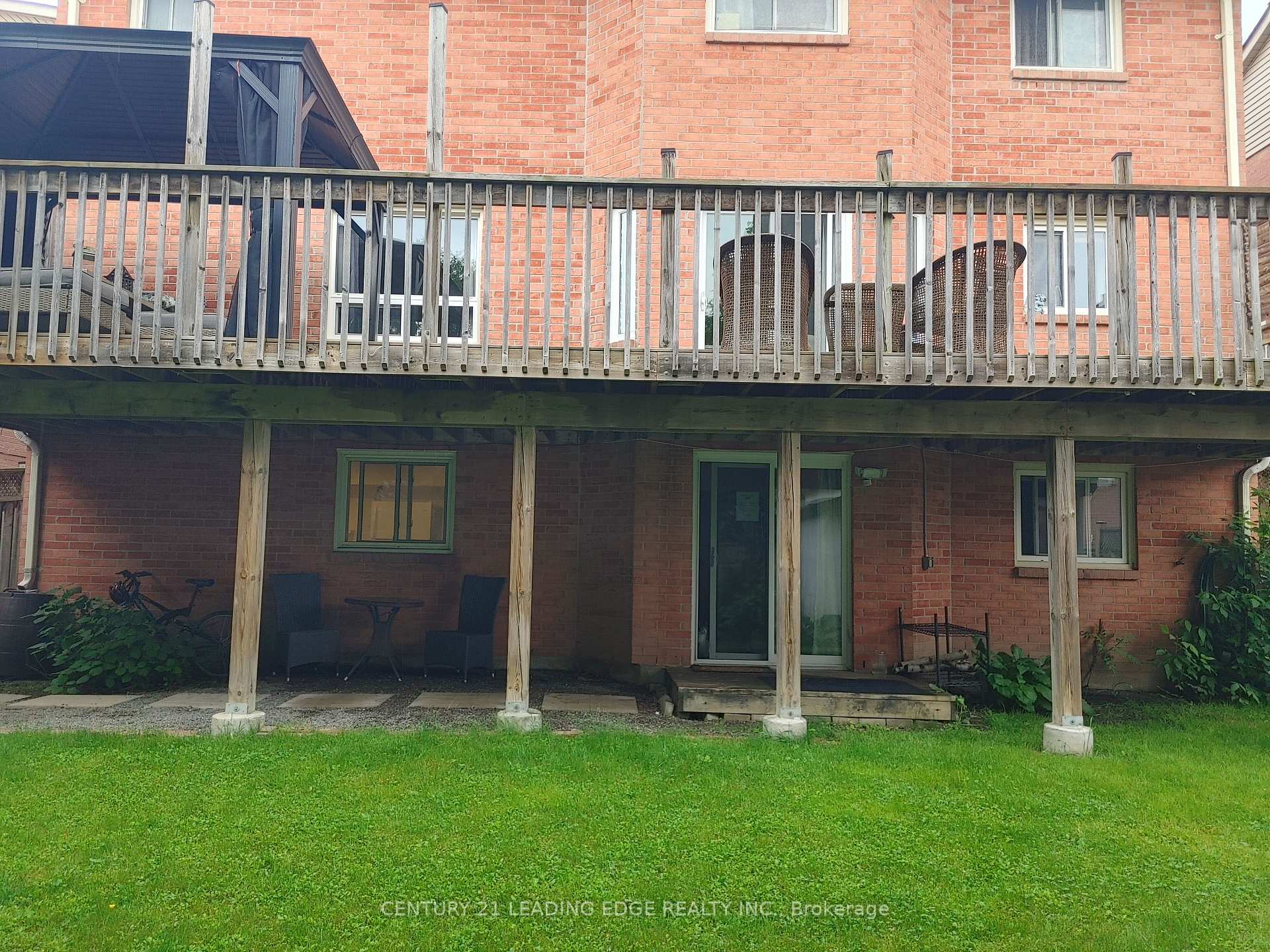 Photo 33 of 724 Barnes Crescent, Oshawa, Northglen — HOMEH