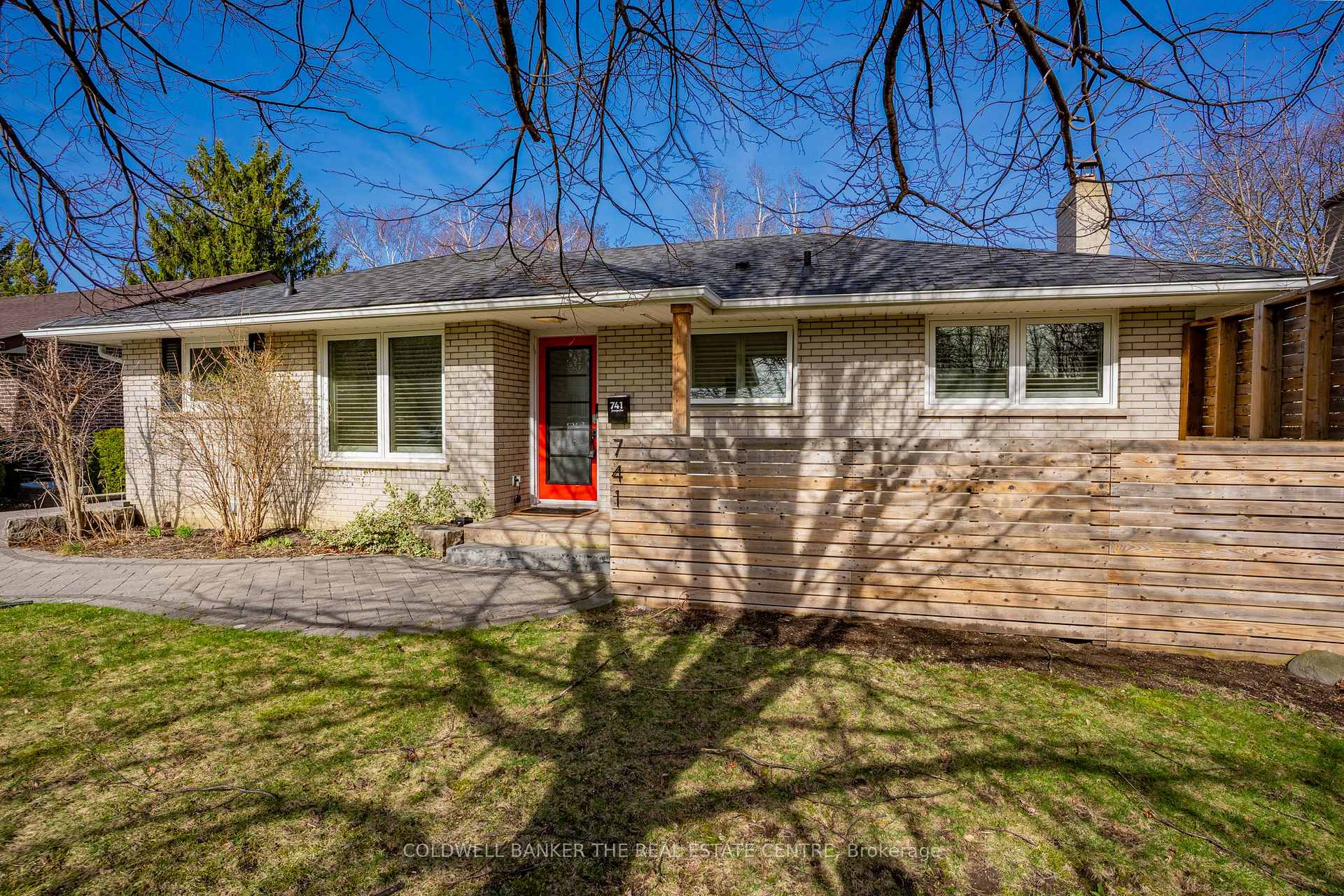 Photo 5 of 741 Jasmine Crescent, Oshawa, Centennial — HOMEH