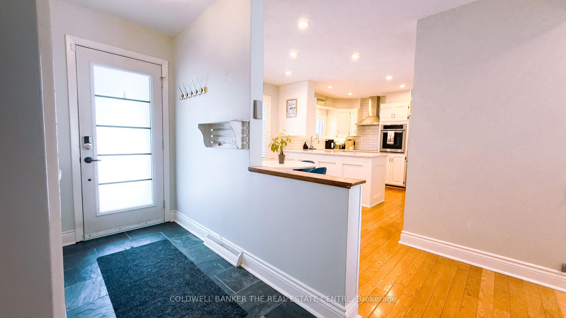 Photo 3 of 741 Jasmine Crescent, Oshawa, Centennial — HOMEH