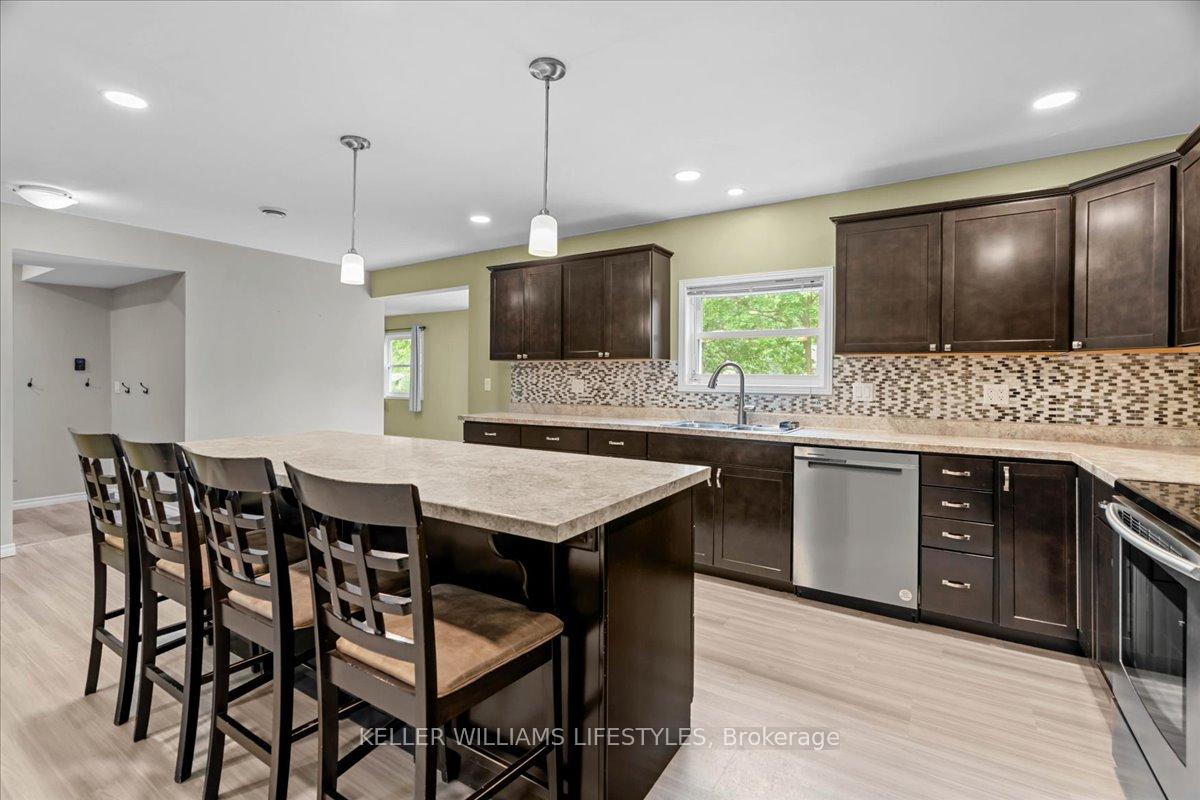 Photo 10 of 583 St.clair Street, Warwick, Watford — HOMEH