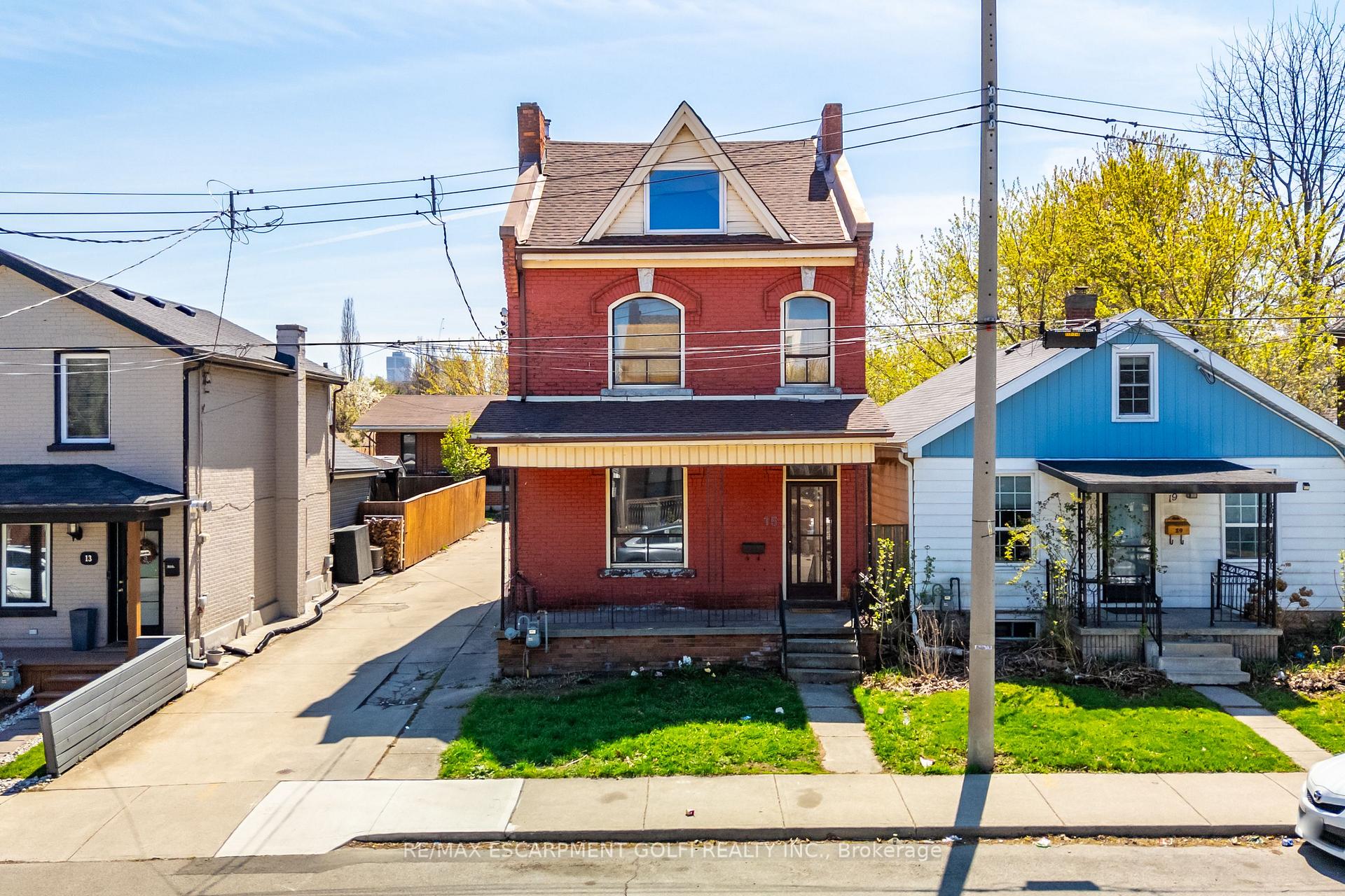 Photo 1 of 15 Picton Street W, Hamilton, Strathcona — HOMEH