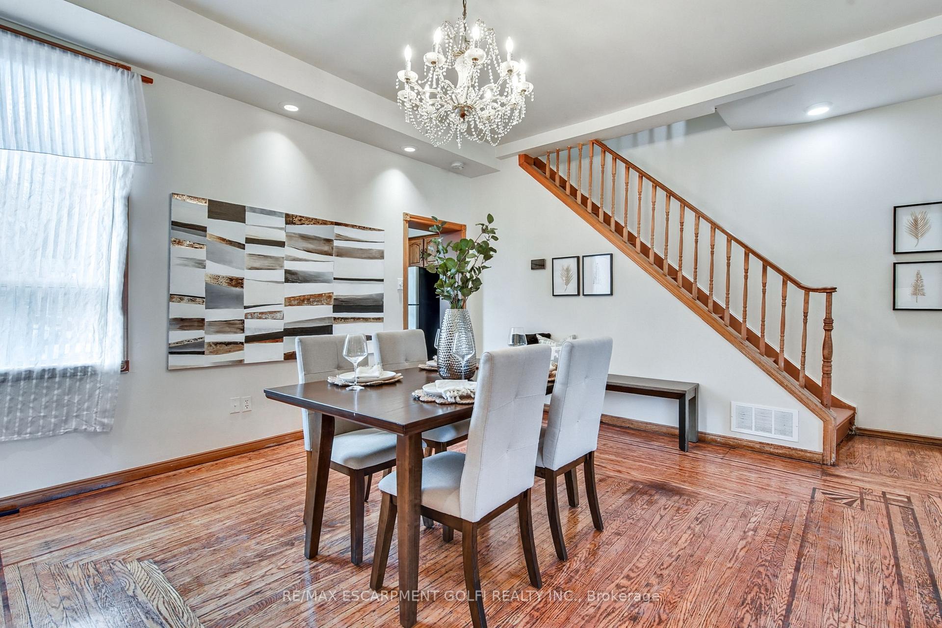 Photo 5 of 15 Picton Street W, Hamilton, Strathcona — HOMEH
