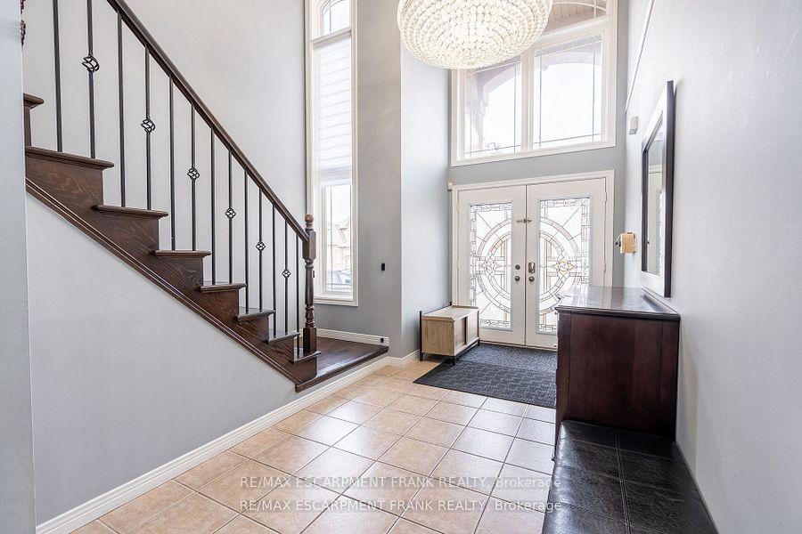 Photo 13 of 36 Showcase Drive, Hamilton, Stoney Creek — HOMEH