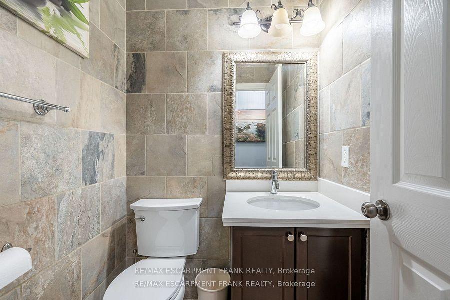 Photo 16 of 36 Showcase Drive, Hamilton, Stoney Creek — HOMEH