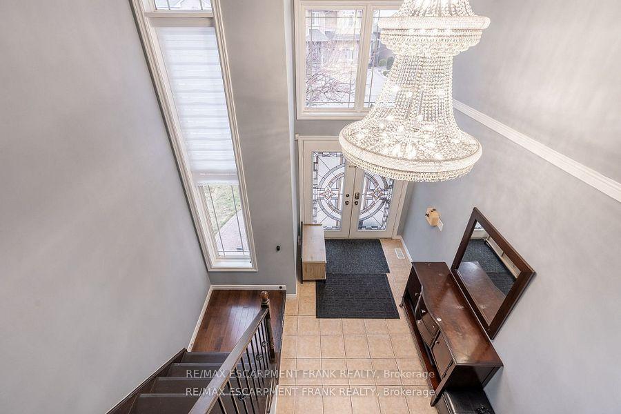 Photo 15 of 36 Showcase Drive, Hamilton, Stoney Creek — HOMEH