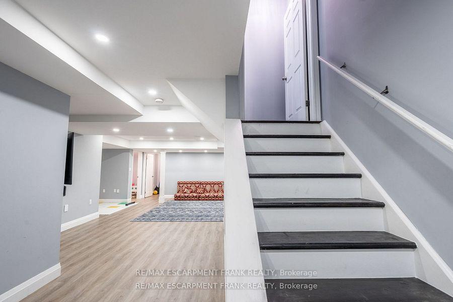 Photo 35 of 36 Showcase Drive, Hamilton, Stoney Creek — HOMEH