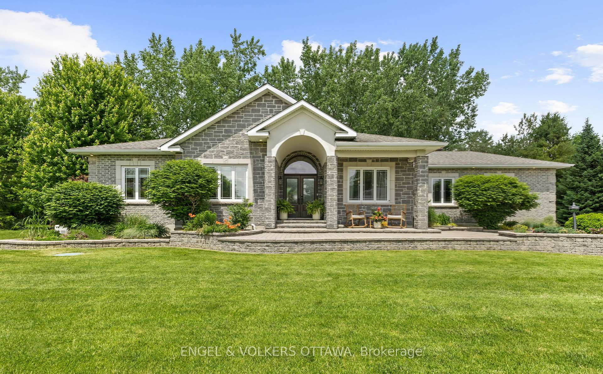 Photo 1 of 6957 Lake Forest Walk, Ottawa, Greely — HOMEH