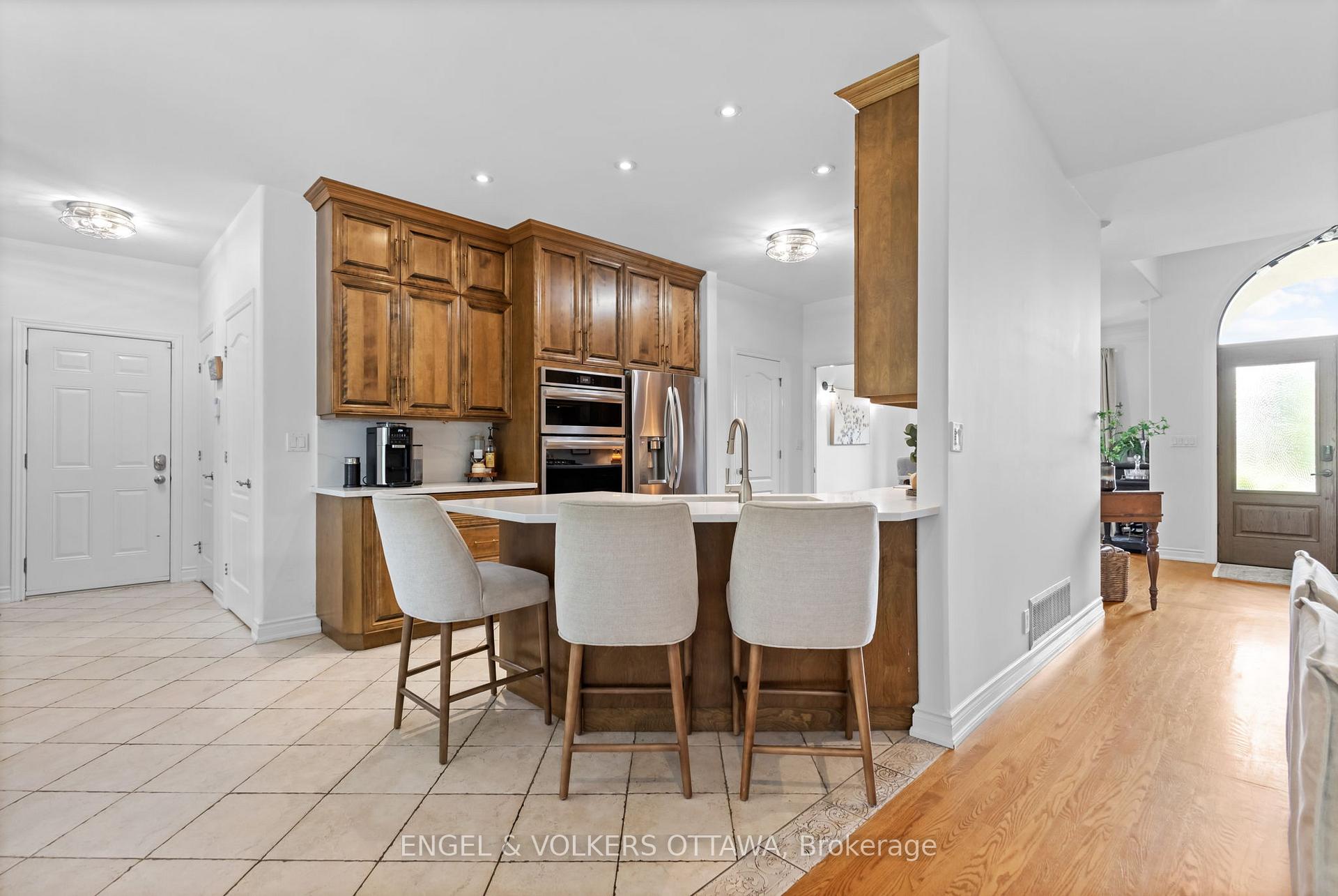 Photo 10 of 6957 Lake Forest Walk, Ottawa, Greely — HOMEH