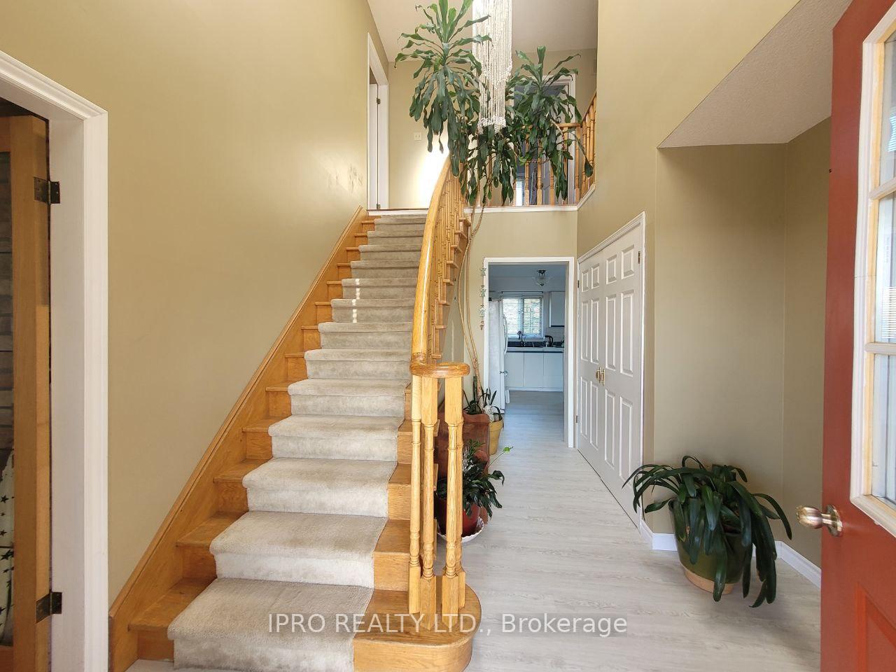 Photo 3 of 14323 Creditview Road, Caledon, Cheltenham — HOMEH