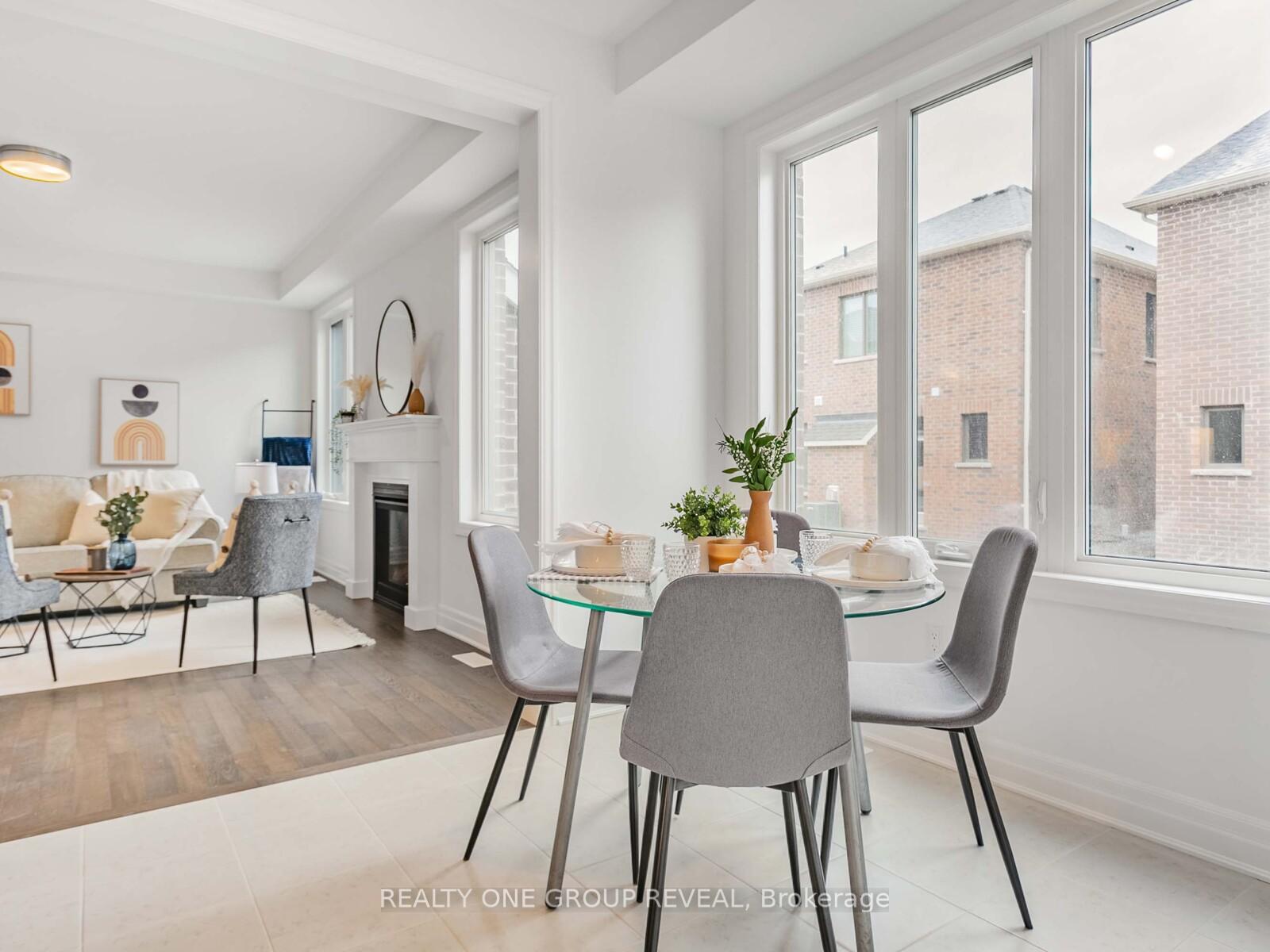 Photo 9 of 2 Spring Oak Crescent, Markham, Rural Markham — HOMEH