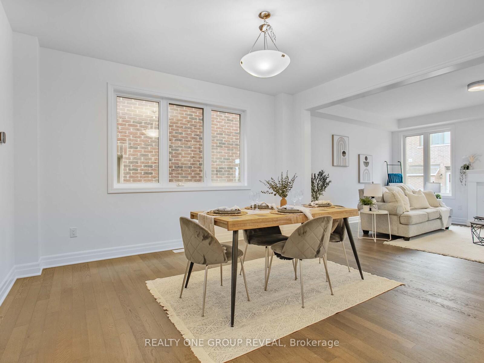 Photo 10 of 2 Spring Oak Crescent, Markham, Rural Markham — HOMEH