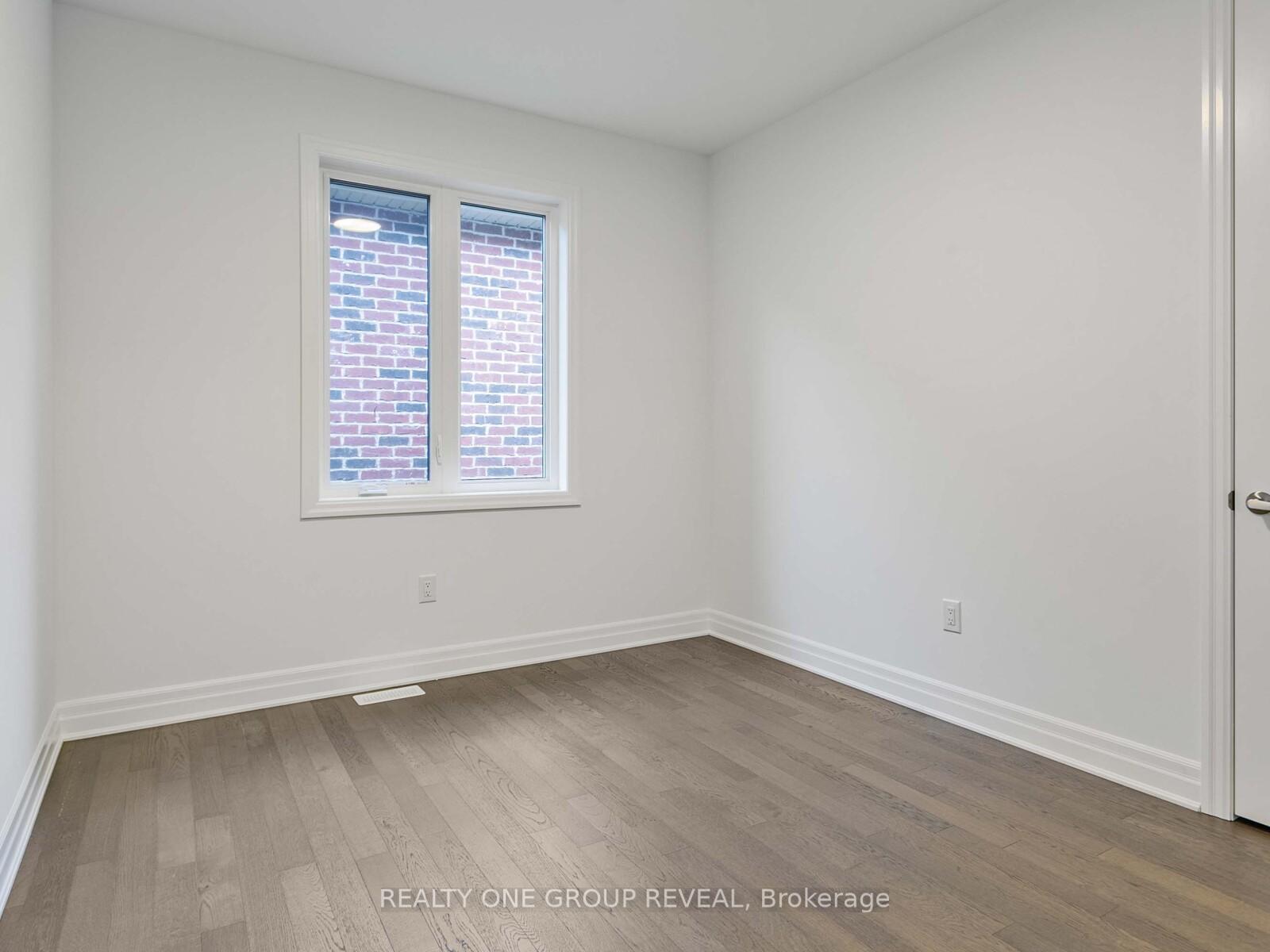 Photo 16 of 2 Spring Oak Crescent, Markham, Rural Markham — HOMEH