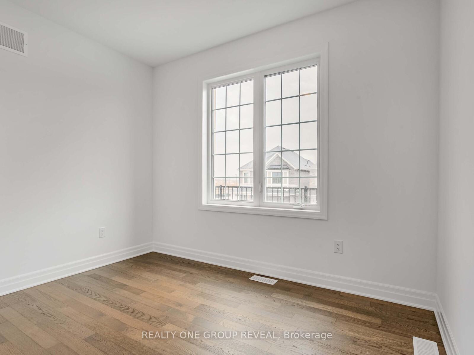 Photo 24 of 2 Spring Oak Crescent, Markham, Rural Markham — HOMEH