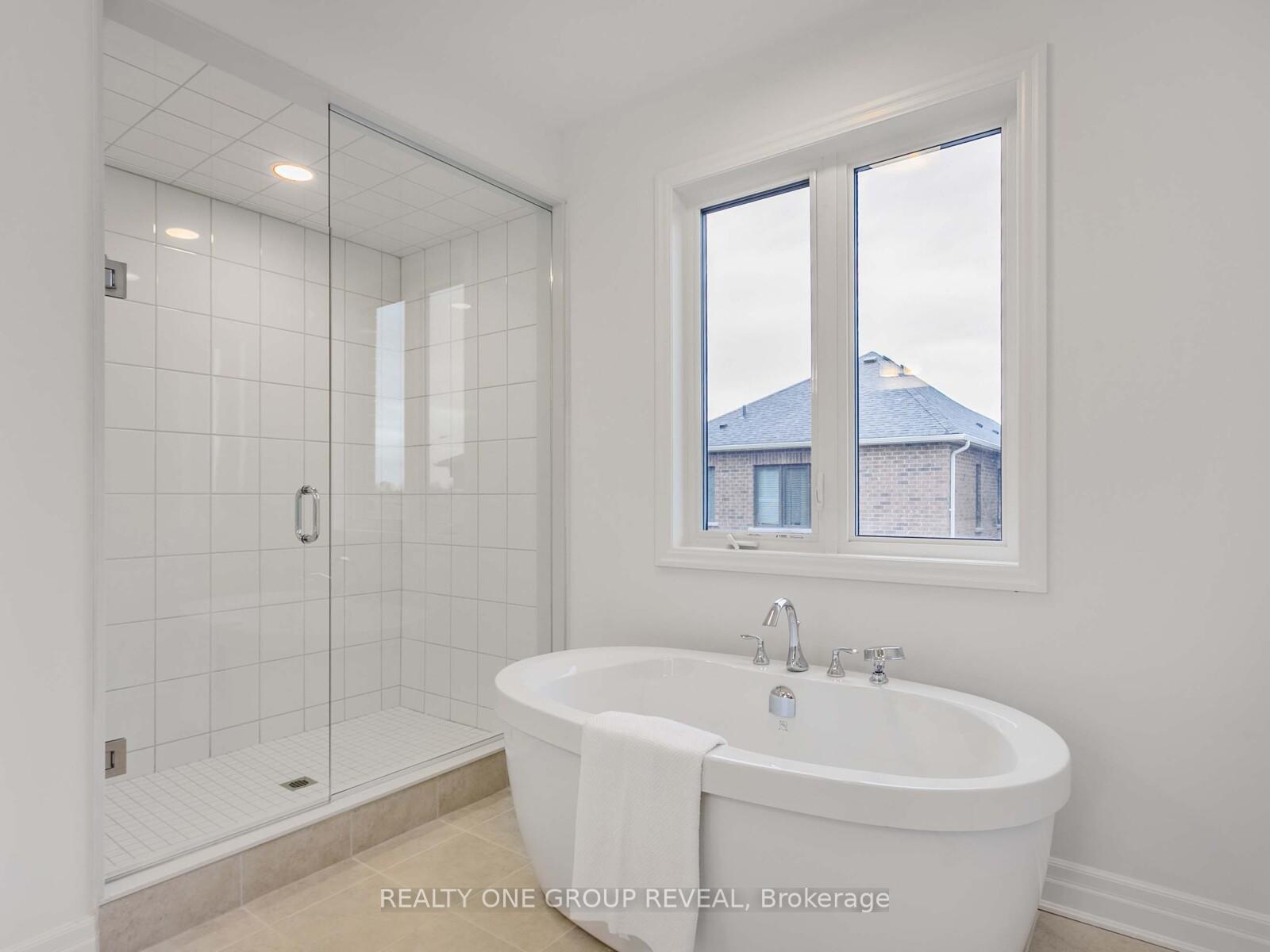 Photo 26 of 2 Spring Oak Crescent, Markham, Rural Markham — HOMEH