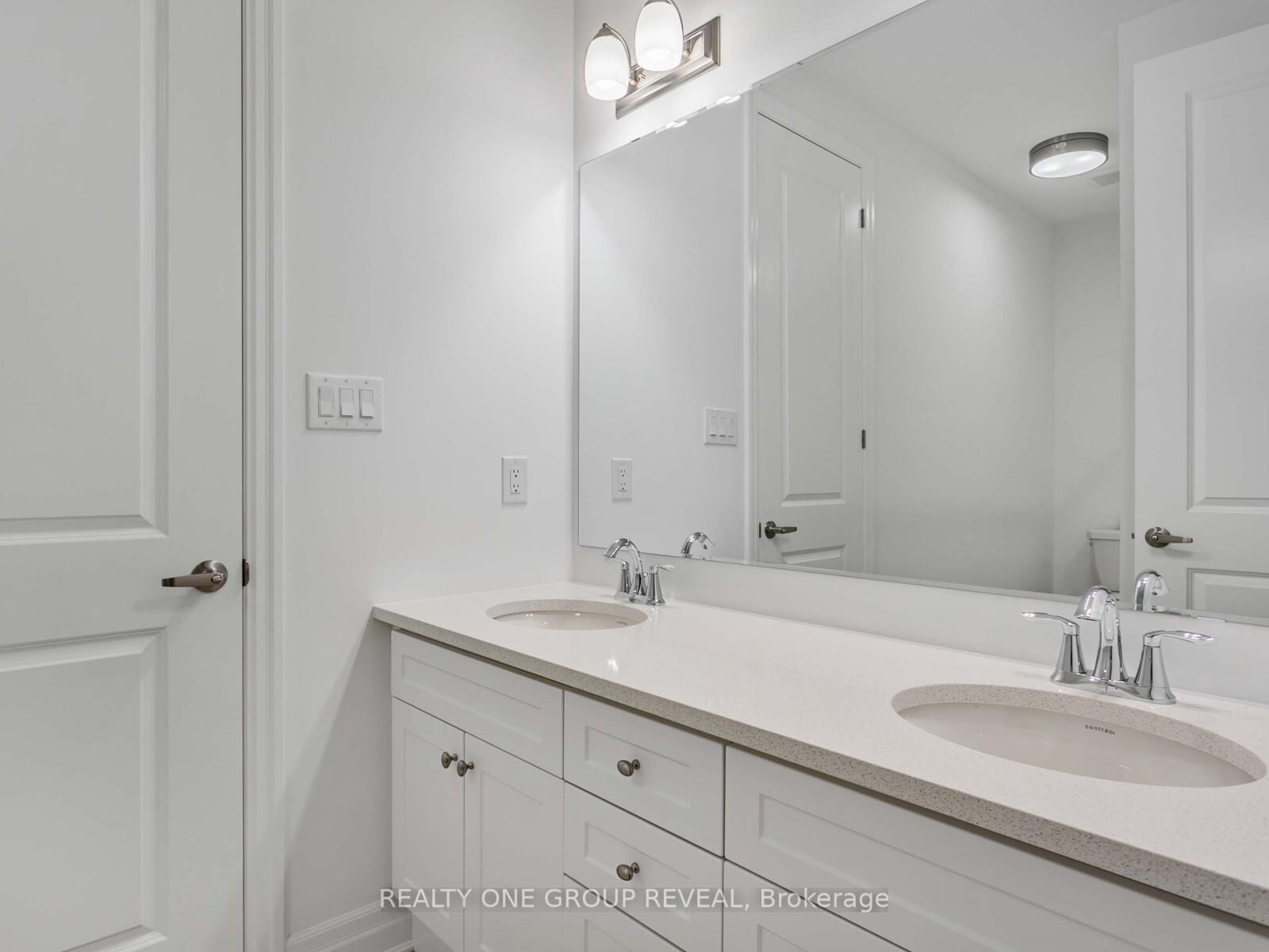 Photo 25 of 2 Spring Oak Crescent, Markham, Rural Markham — HOMEH