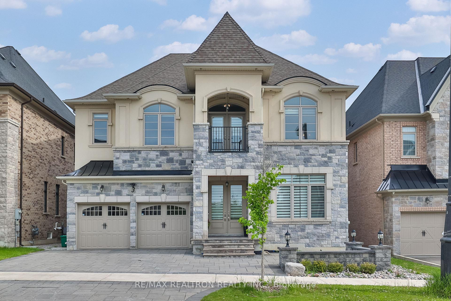 Front of 3 Redelmeier Court