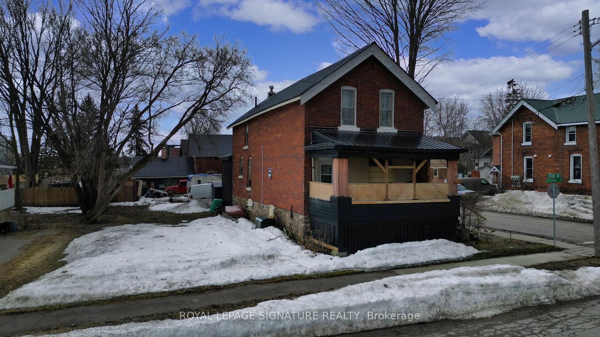 Photo 2 of 113 Colborne Street E, Orillia — HOMEH