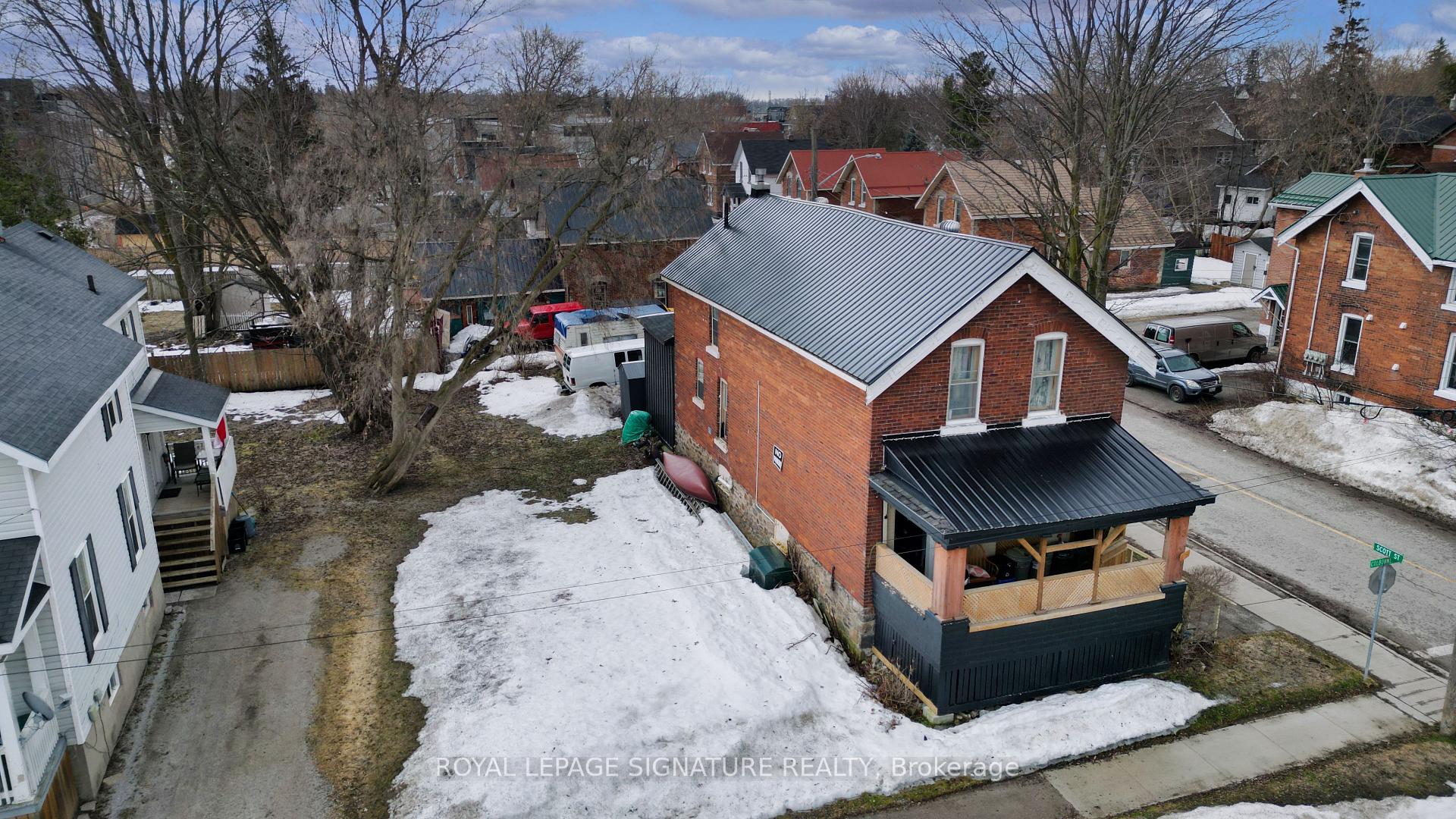 Photo 7 of 113 Colborne Street E, Orillia — HOMEH