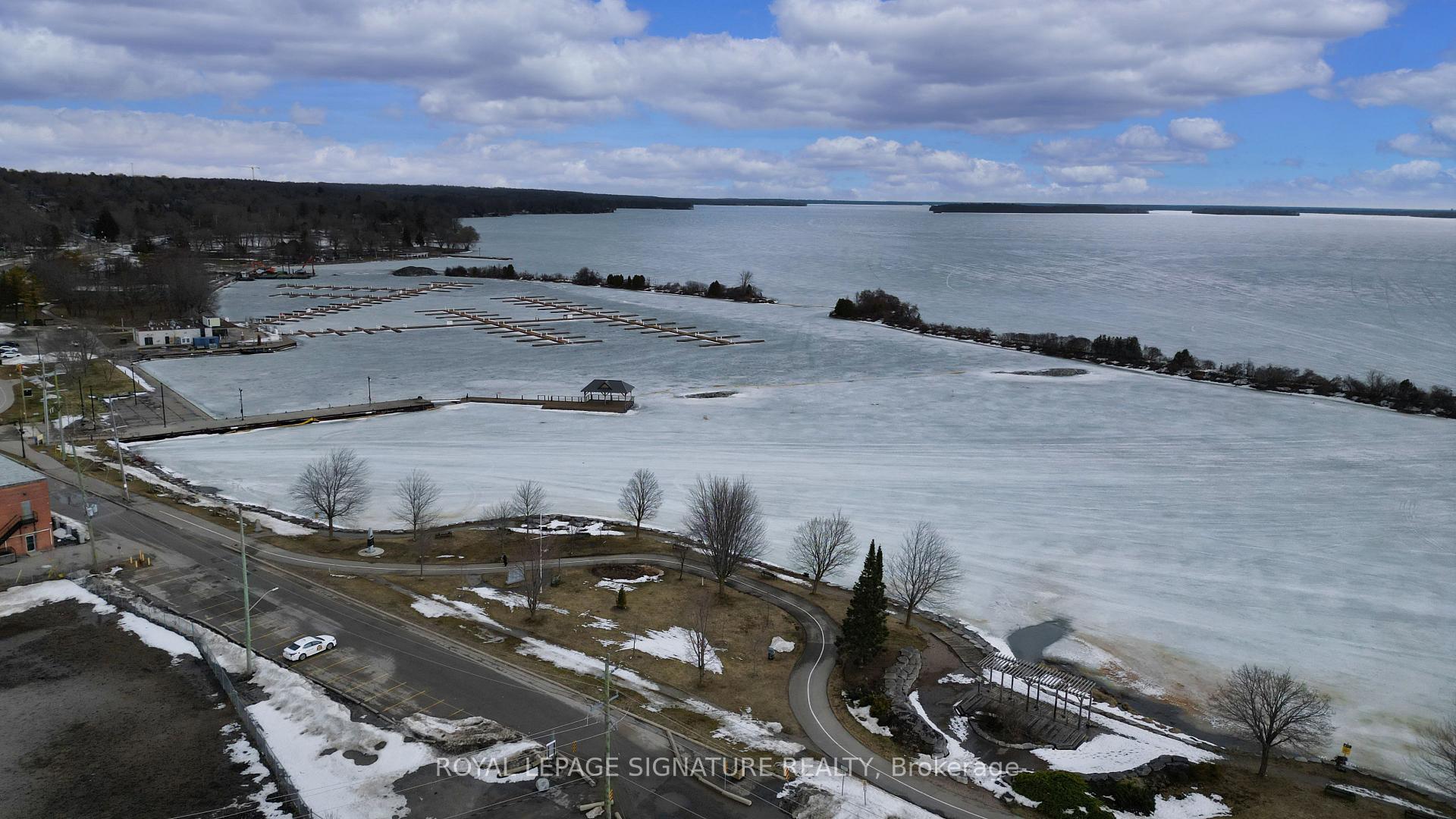 Photo 5 of 113 Colborne Street E, Orillia — HOMEH