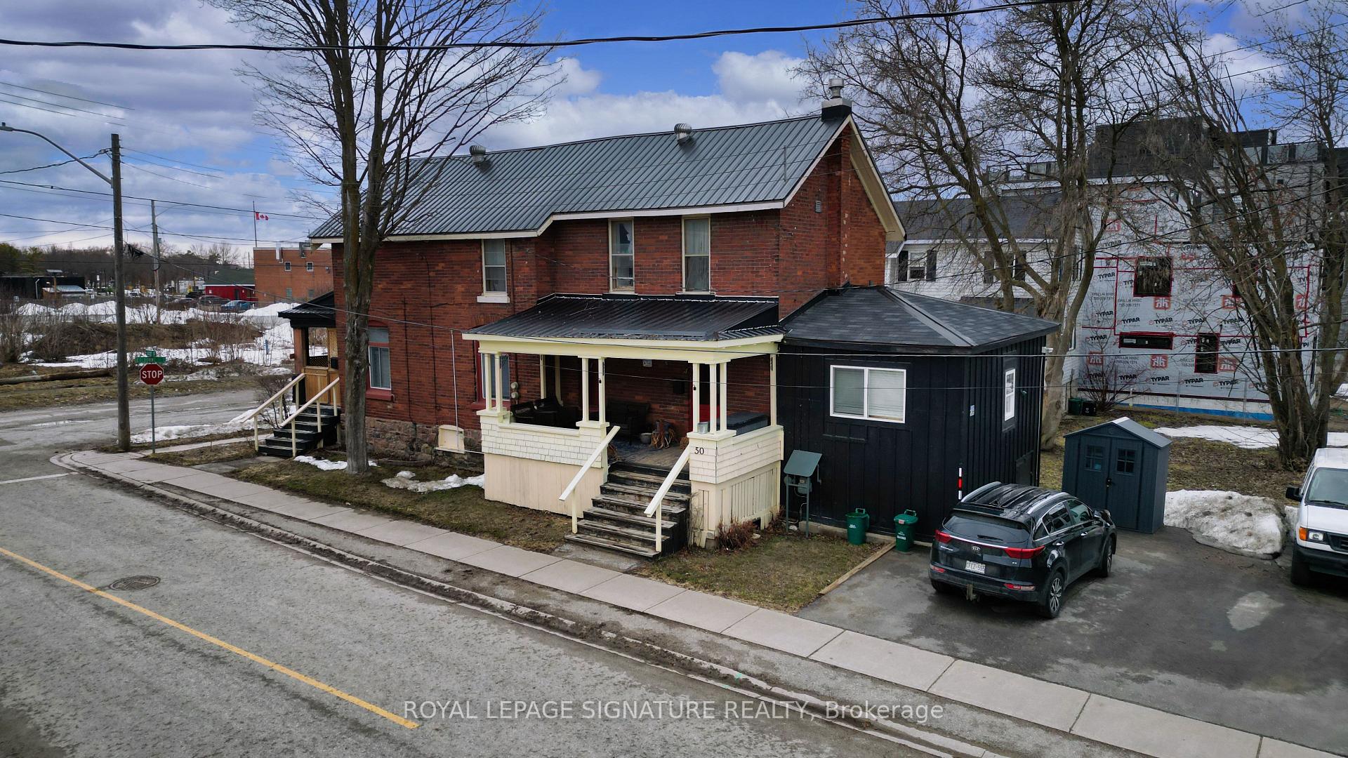 Photo 17 of 113 Colborne Street E, Orillia — HOMEH