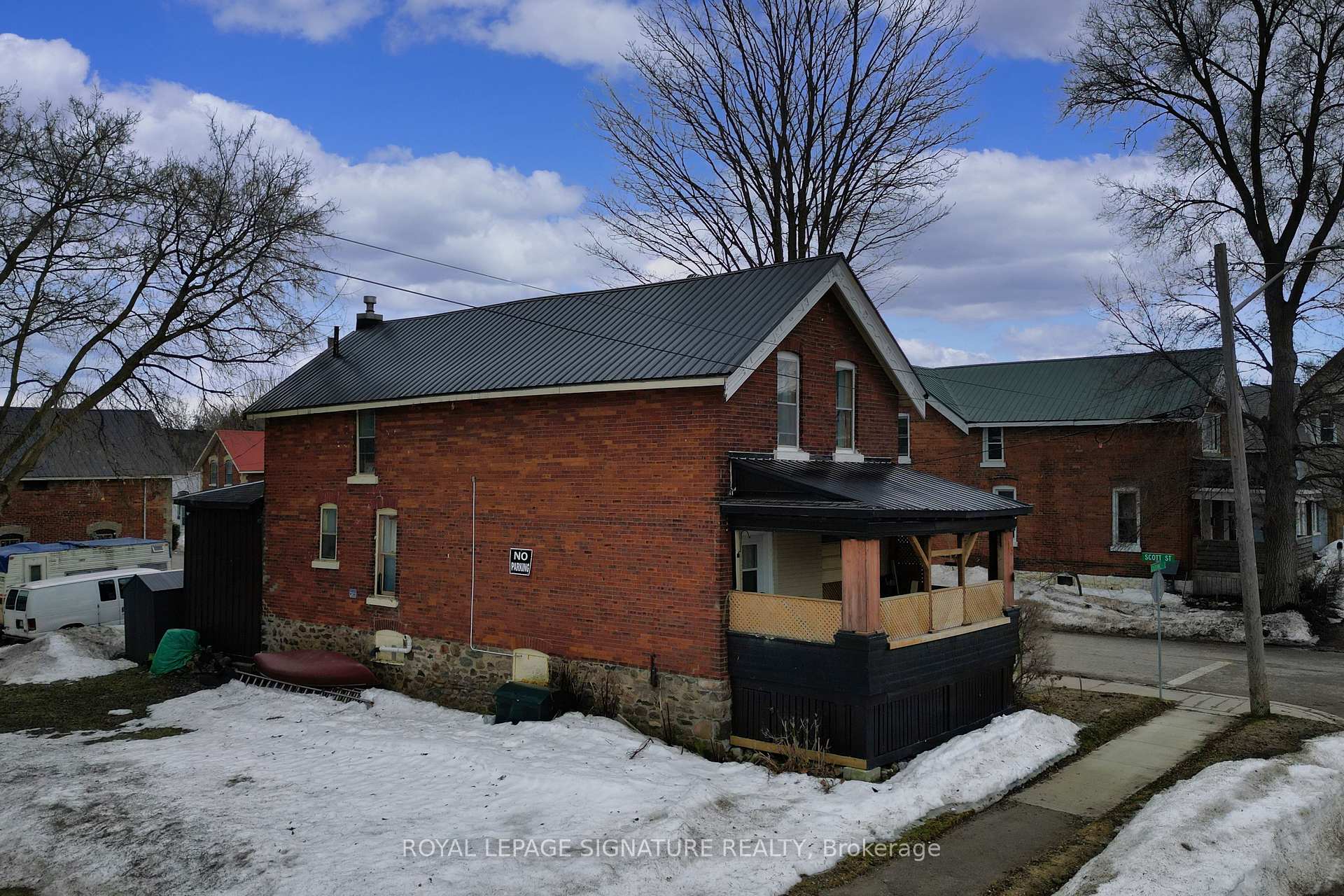 Photo 20 of 113 Colborne Street E, Orillia — HOMEH