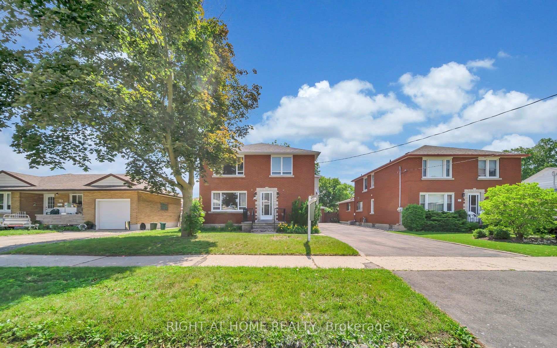 Photo 1 of 171 Eighth Avenue, Kitchener — HOMEH