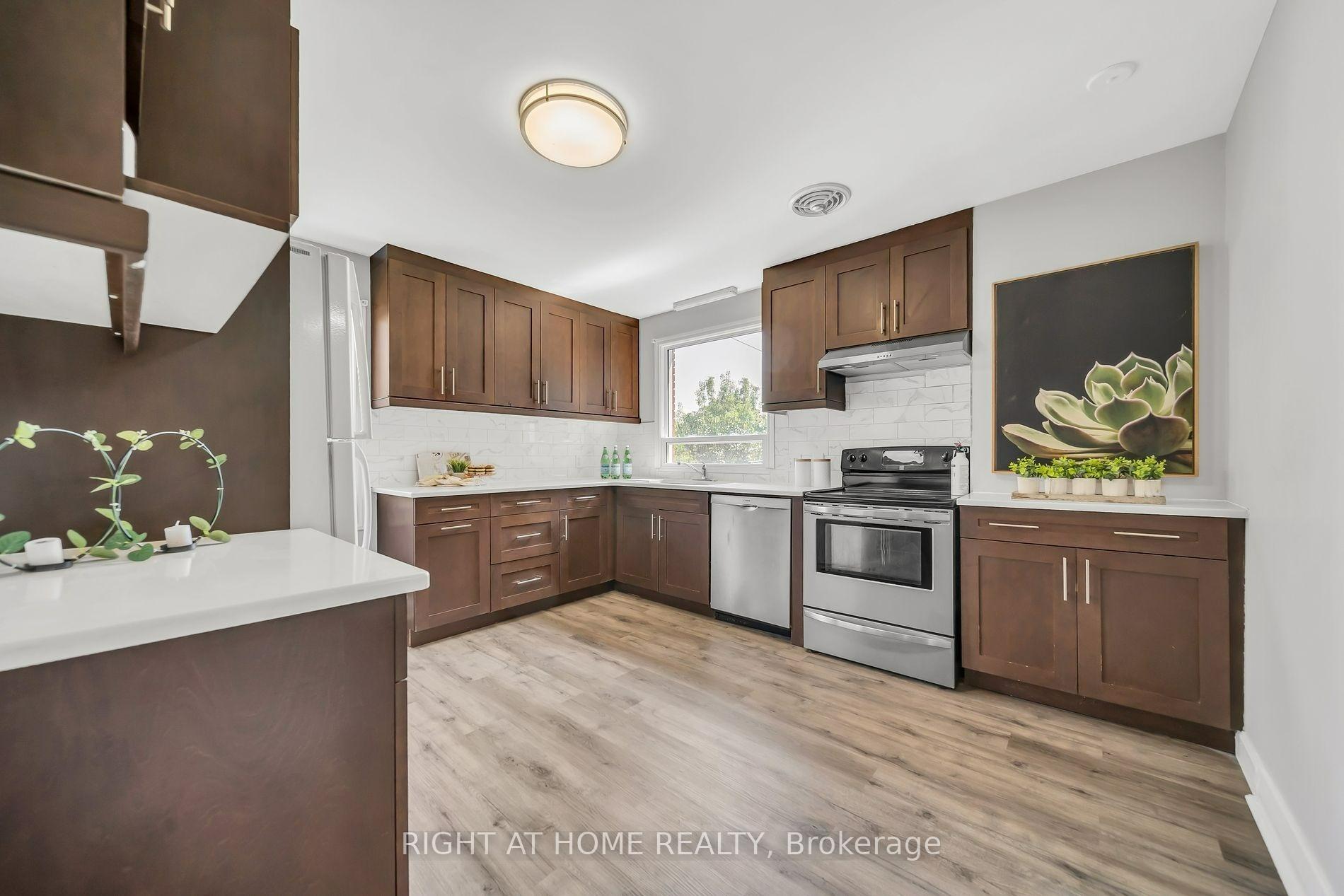 Photo 8 of 171 Eighth Avenue, Kitchener — HOMEH