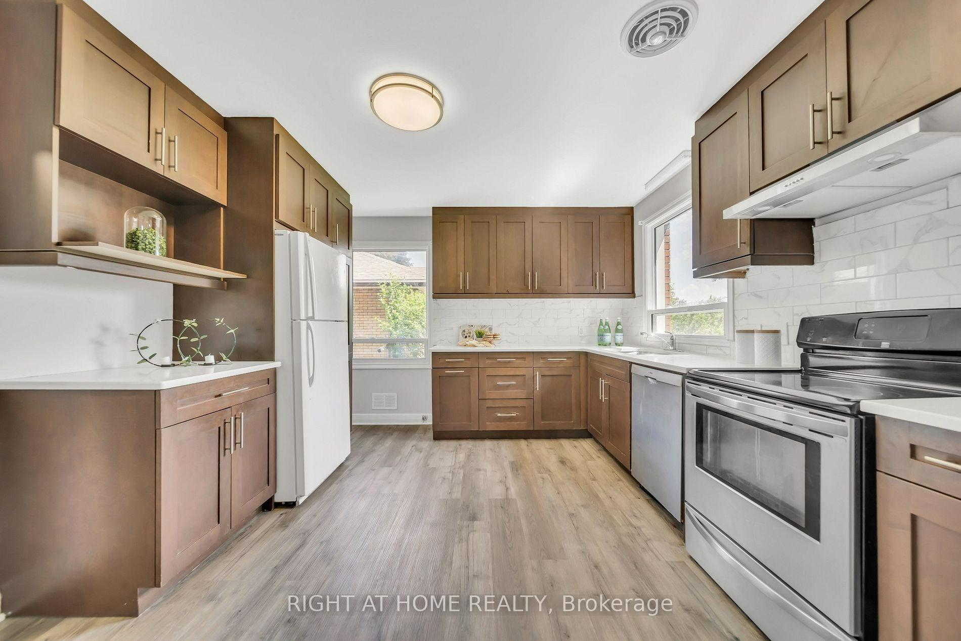 Photo 9 of 171 Eighth Avenue, Kitchener — HOMEH