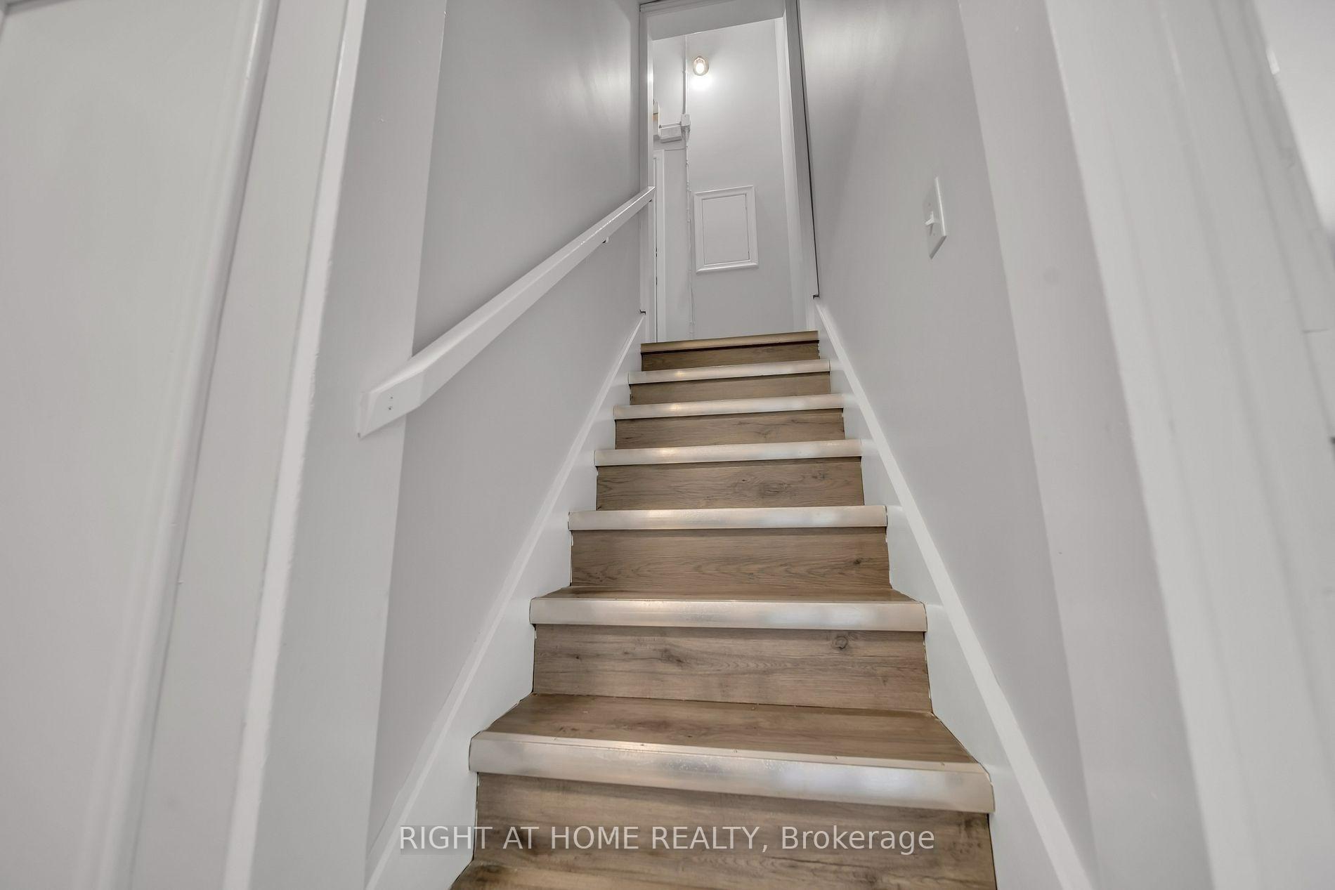 Photo 12 of 171 Eighth Avenue, Kitchener — HOMEH