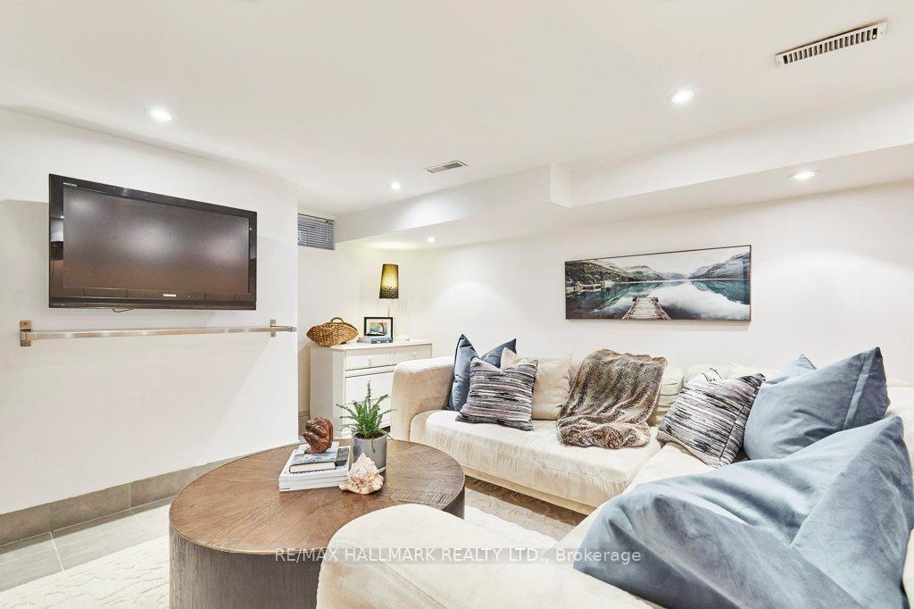 Photo 25 of 280 Manor Road E, Toronto, Mount Pleasant East — HOMEH