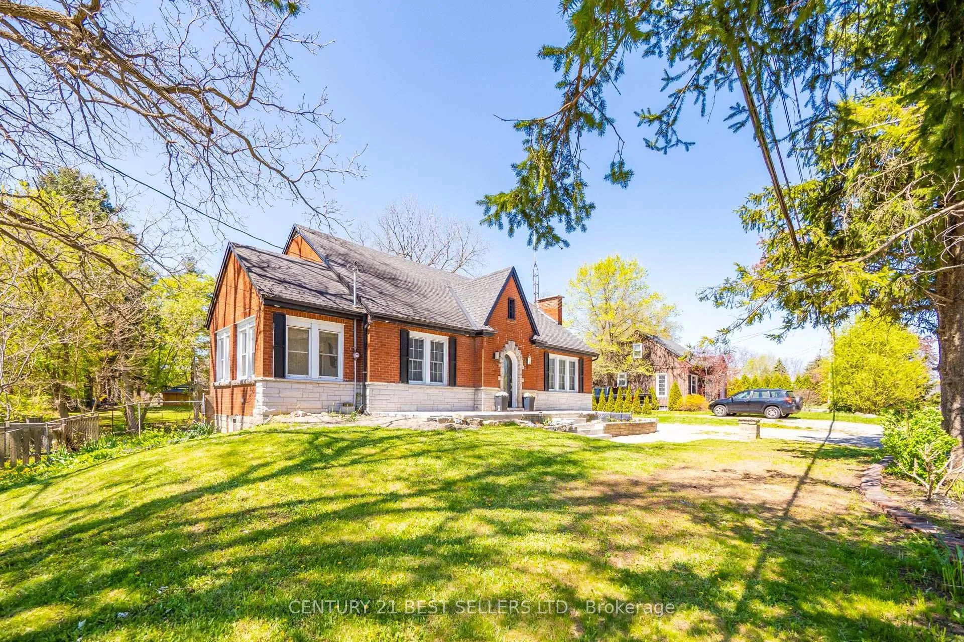 Photo 14 of Unit 2nd Level, 933 6 Highway N, Hamilton, Rural Flamborough — HOMEH
