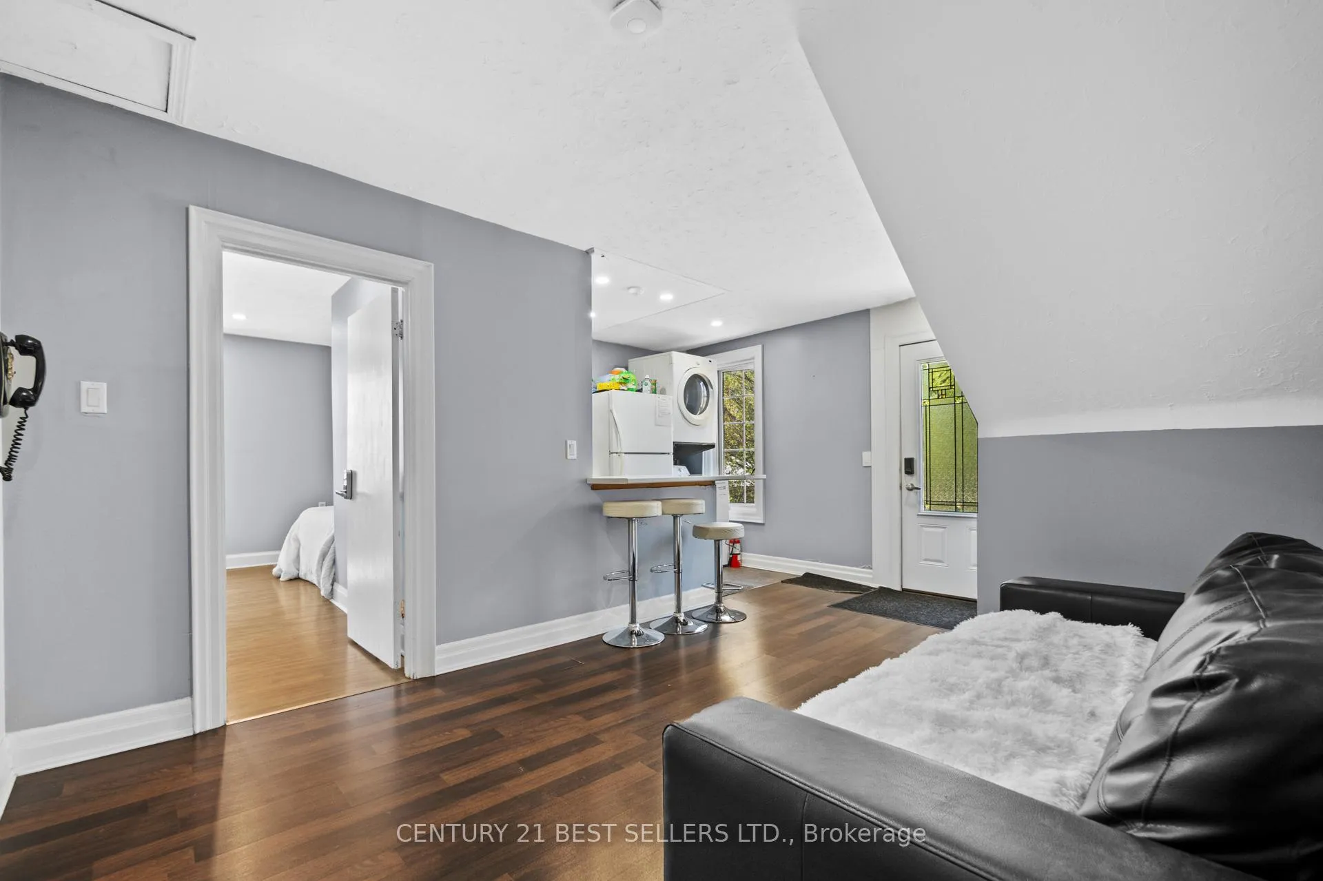 Photo 23 of Unit 2nd Level, 933 6 Highway N, Hamilton, Rural Flamborough — HOMEH