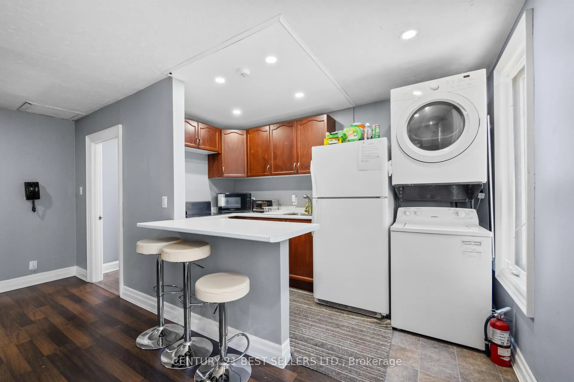 Photo 34 of Unit 2nd Level, 933 6 Highway N, Hamilton, Rural Flamborough — HOMEH