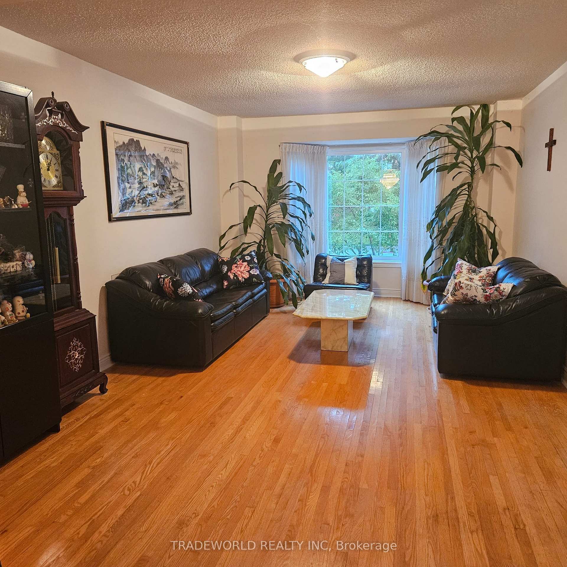 Photo 4 of 110 Fitzgerald Avenue, Markham, Unionville — HOMEH