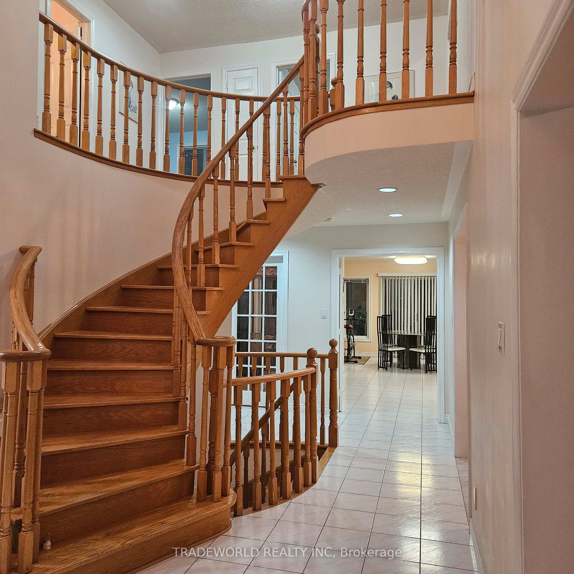 Photo 3 of 110 Fitzgerald Avenue, Markham, Unionville — HOMEH