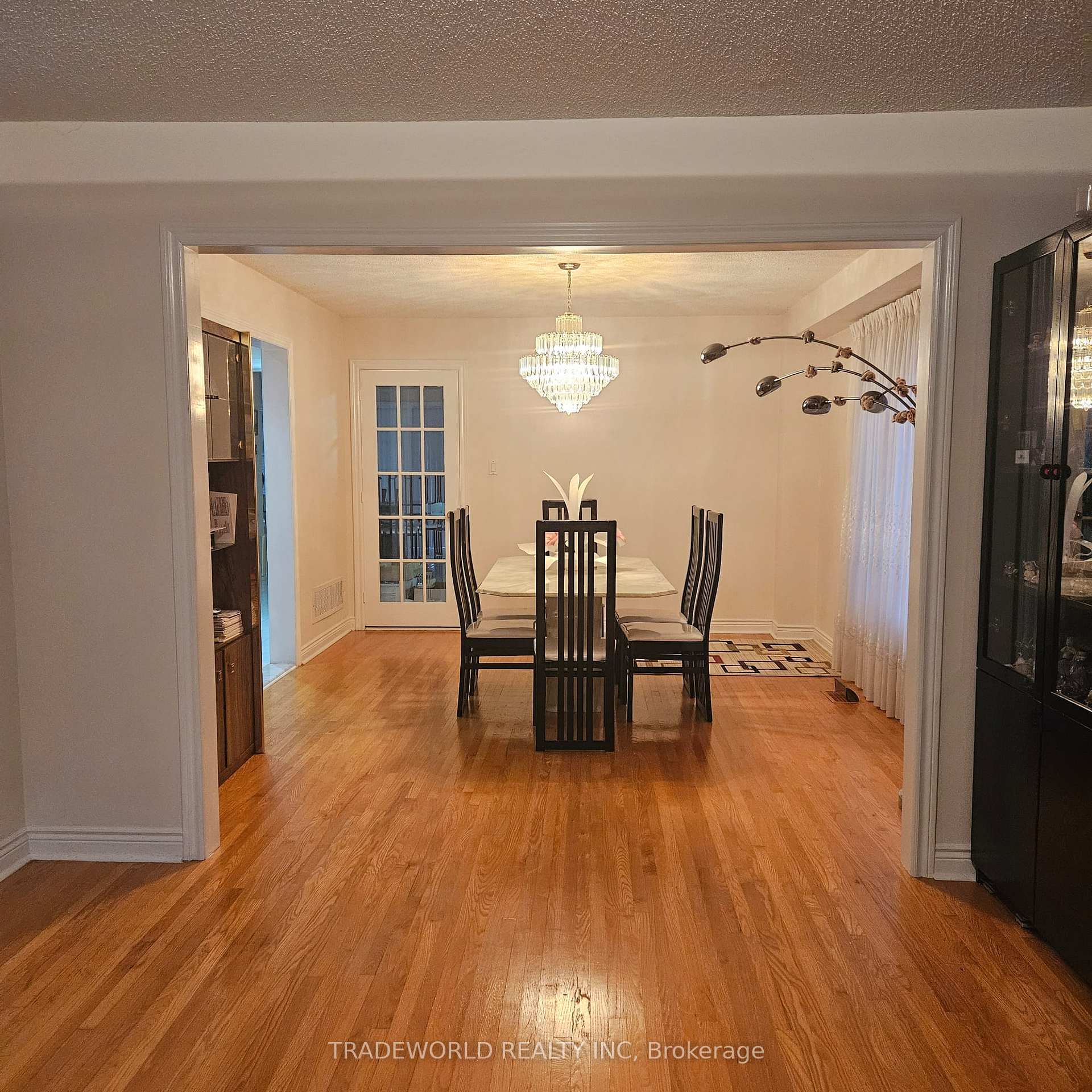 Photo 6 of 110 Fitzgerald Avenue, Markham, Unionville — HOMEH