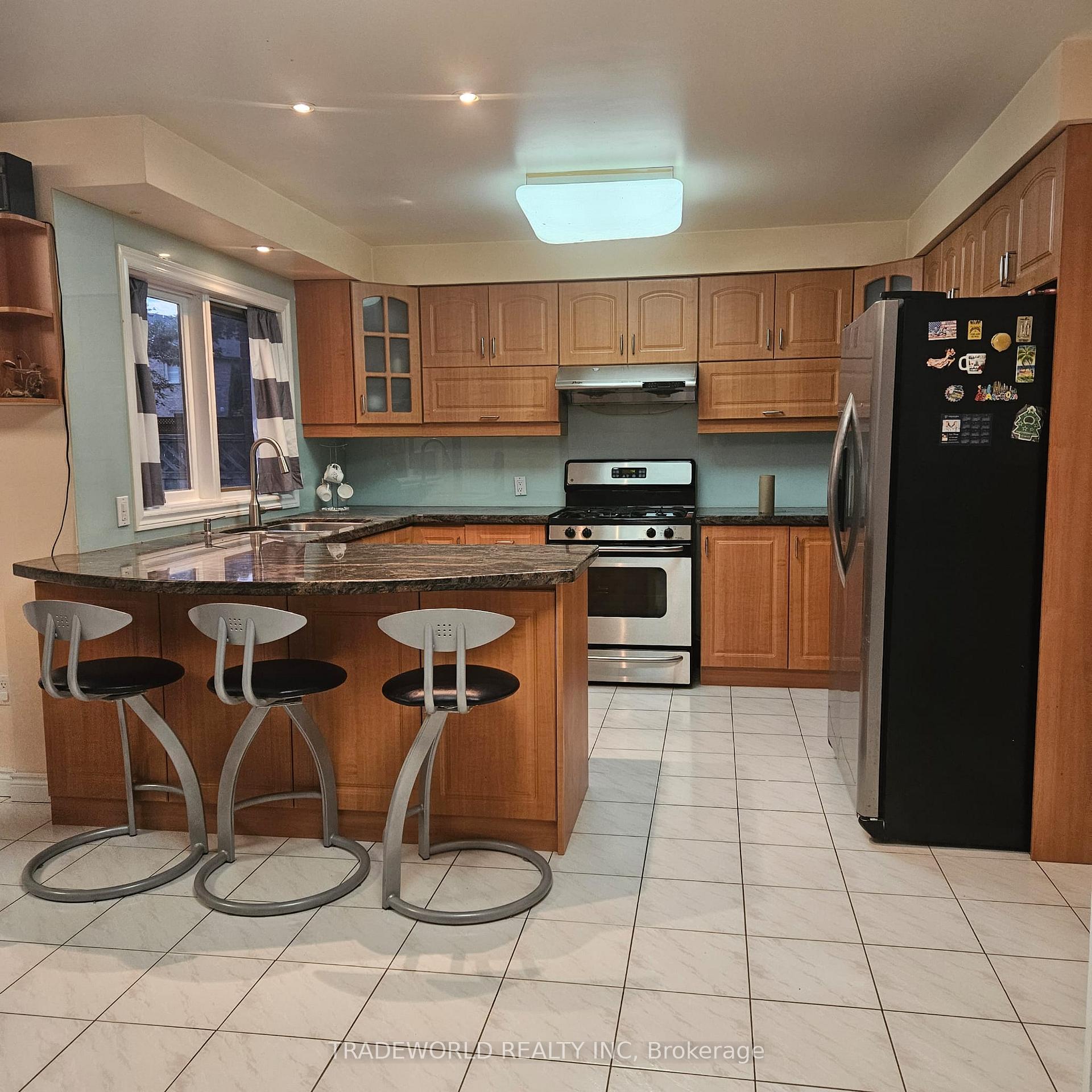 Photo 15 of 110 Fitzgerald Avenue, Markham, Unionville — HOMEH
