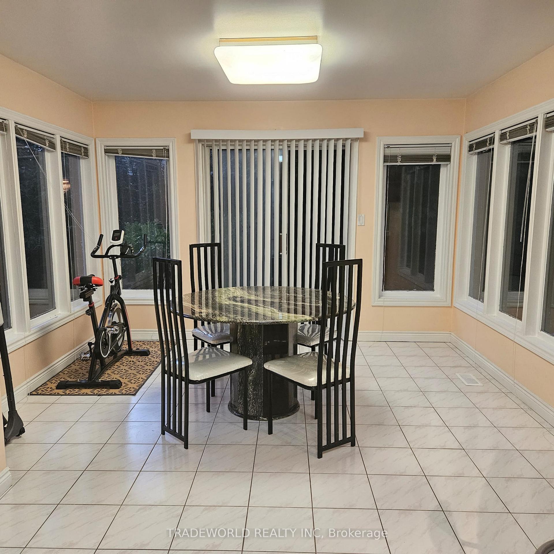 Photo 14 of 110 Fitzgerald Avenue, Markham, Unionville — HOMEH