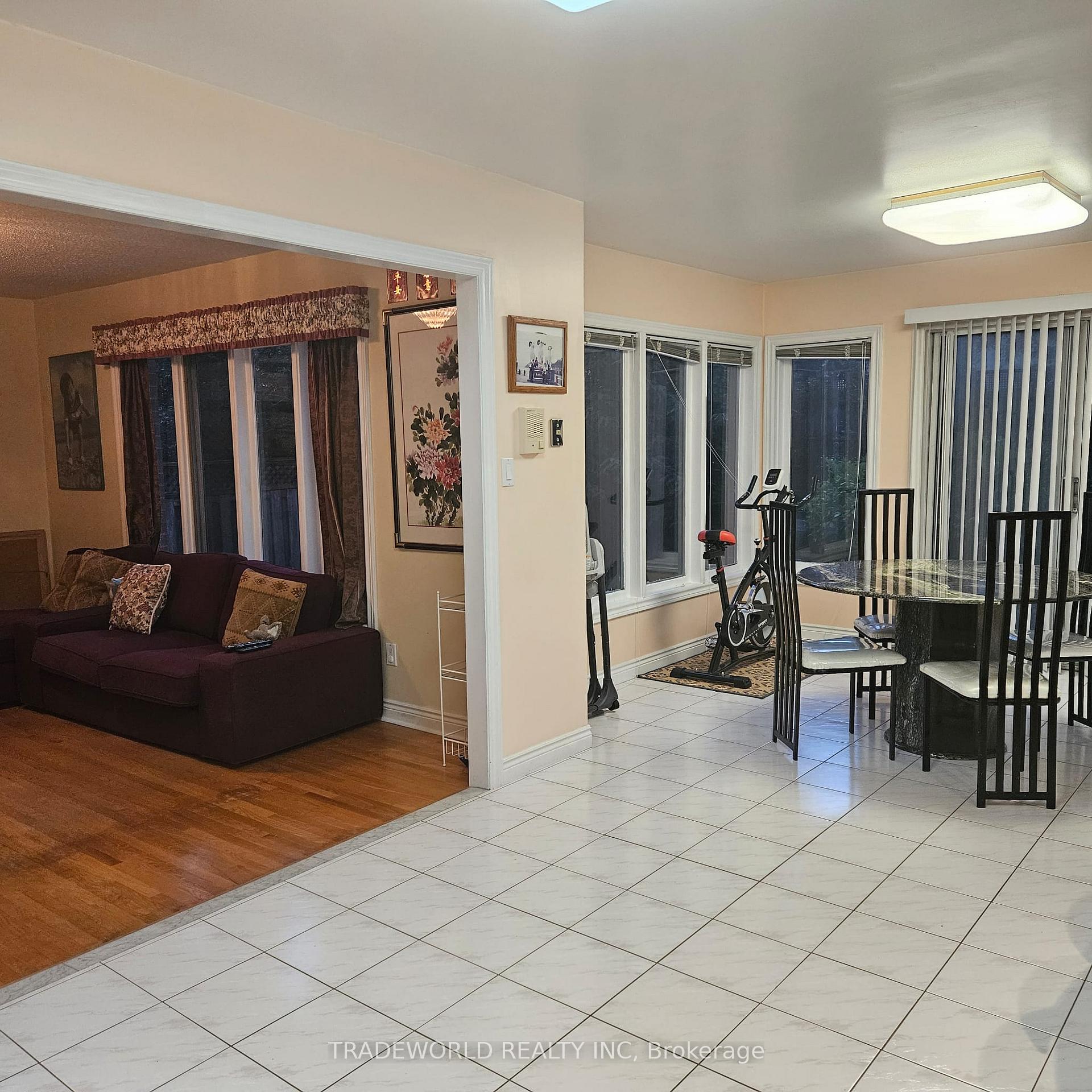 Photo 12 of 110 Fitzgerald Avenue, Markham, Unionville — HOMEH