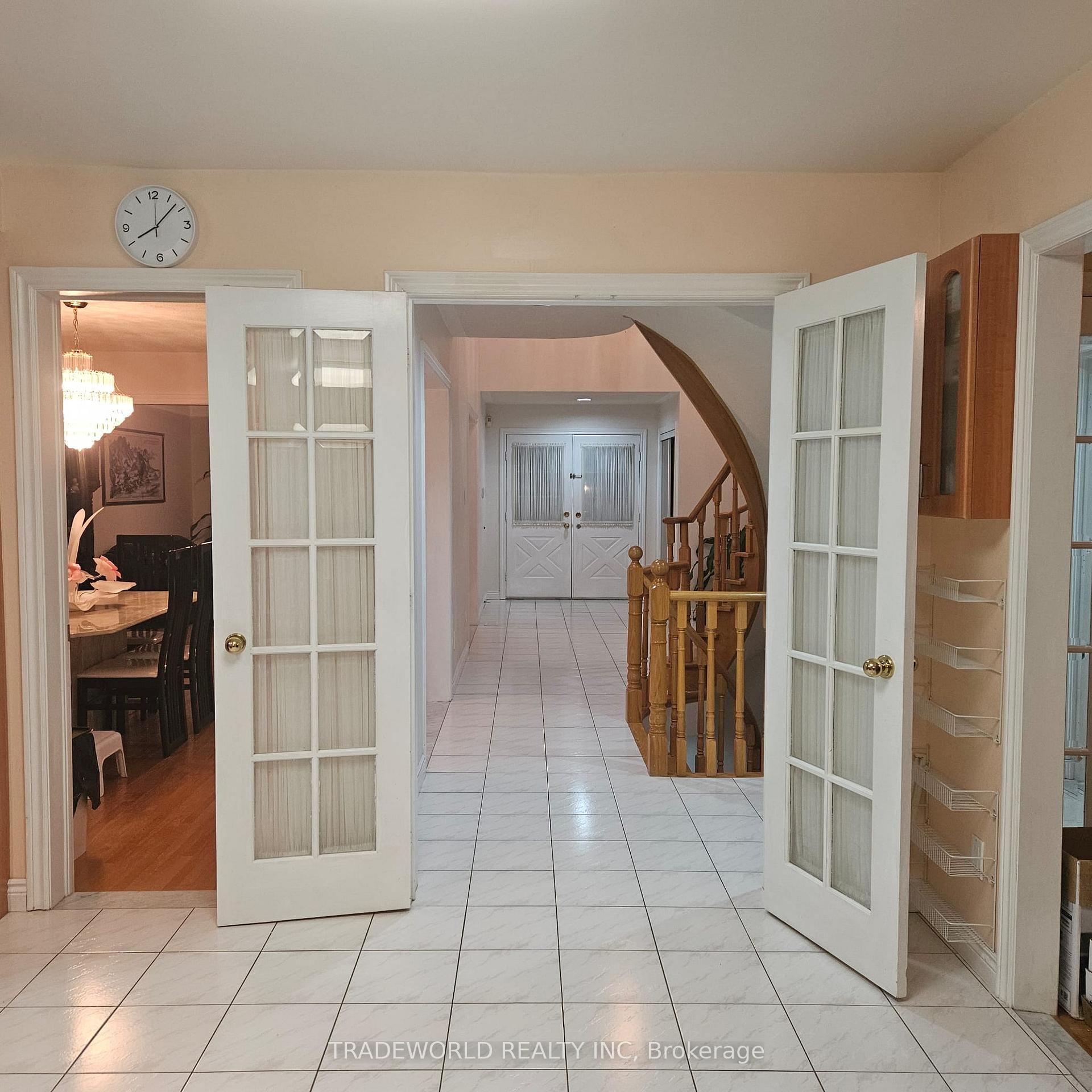 Photo 10 of 110 Fitzgerald Avenue, Markham, Unionville — HOMEH