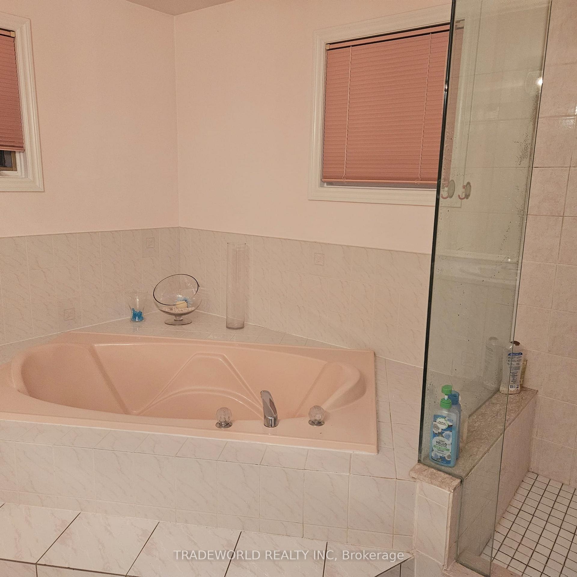 Photo 21 of 110 Fitzgerald Avenue, Markham, Unionville — HOMEH