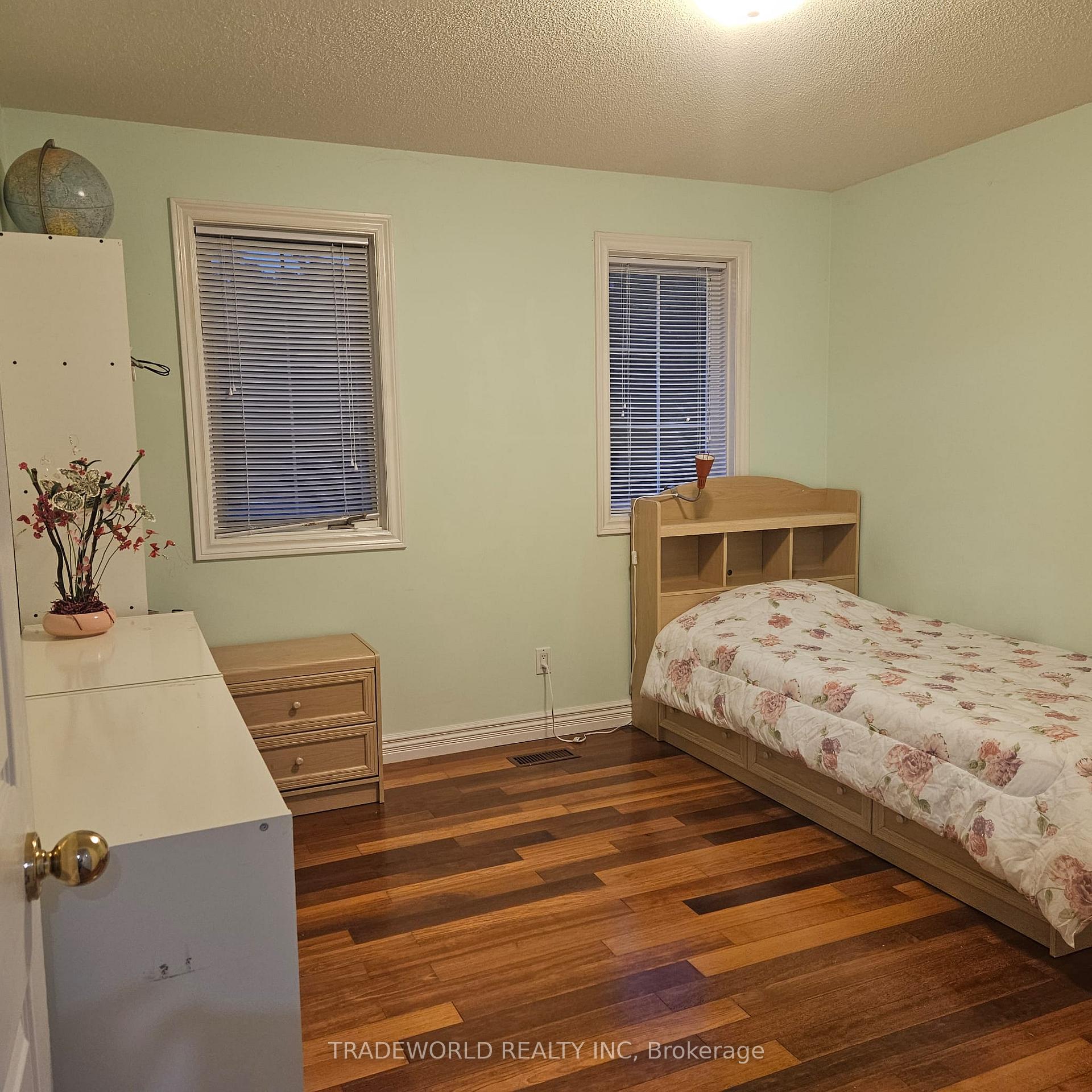 Photo 23 of 110 Fitzgerald Avenue, Markham, Unionville — HOMEH