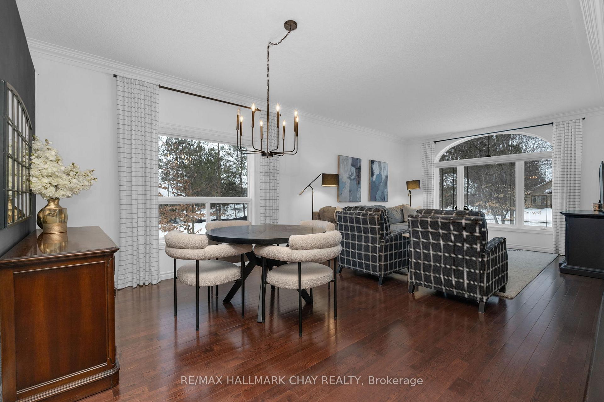 Photo 4 of 76 Luella Boulevard, Springwater, Anten Mills — HOMEH
