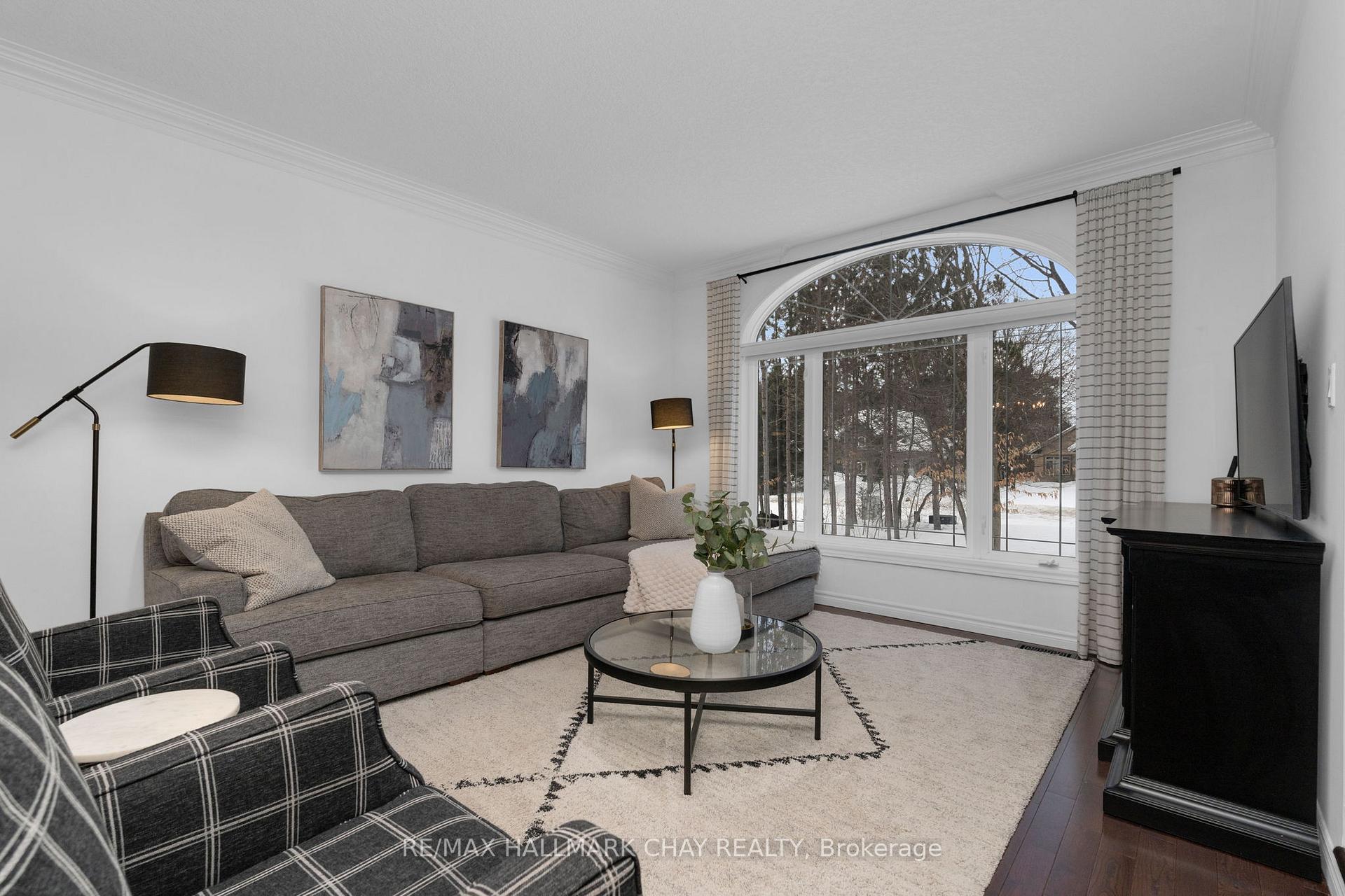 Photo 5 of 76 Luella Boulevard, Springwater, Anten Mills — HOMEH